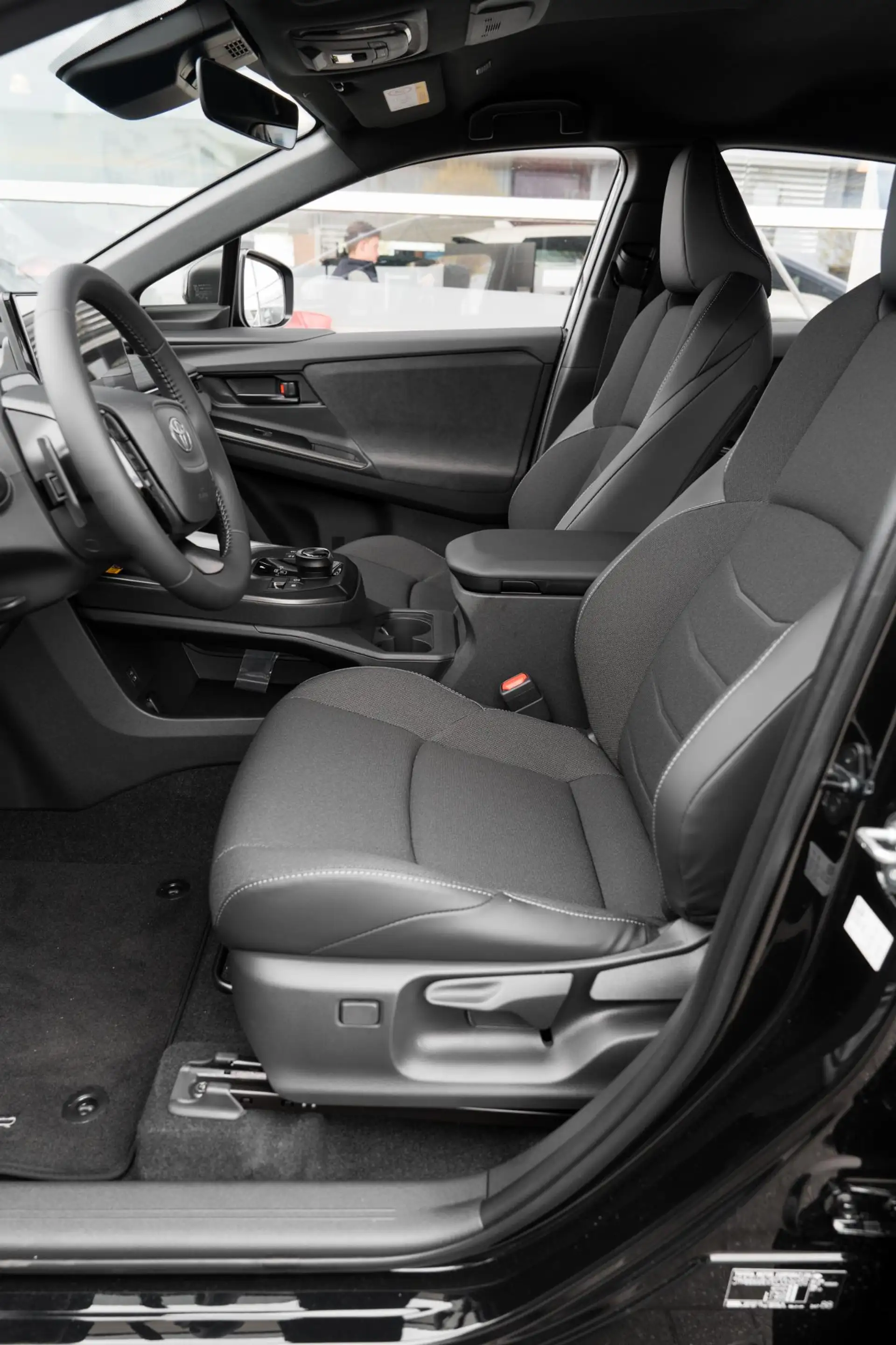 Toyota C-HR+ First Edition 77 kWh — photo 11