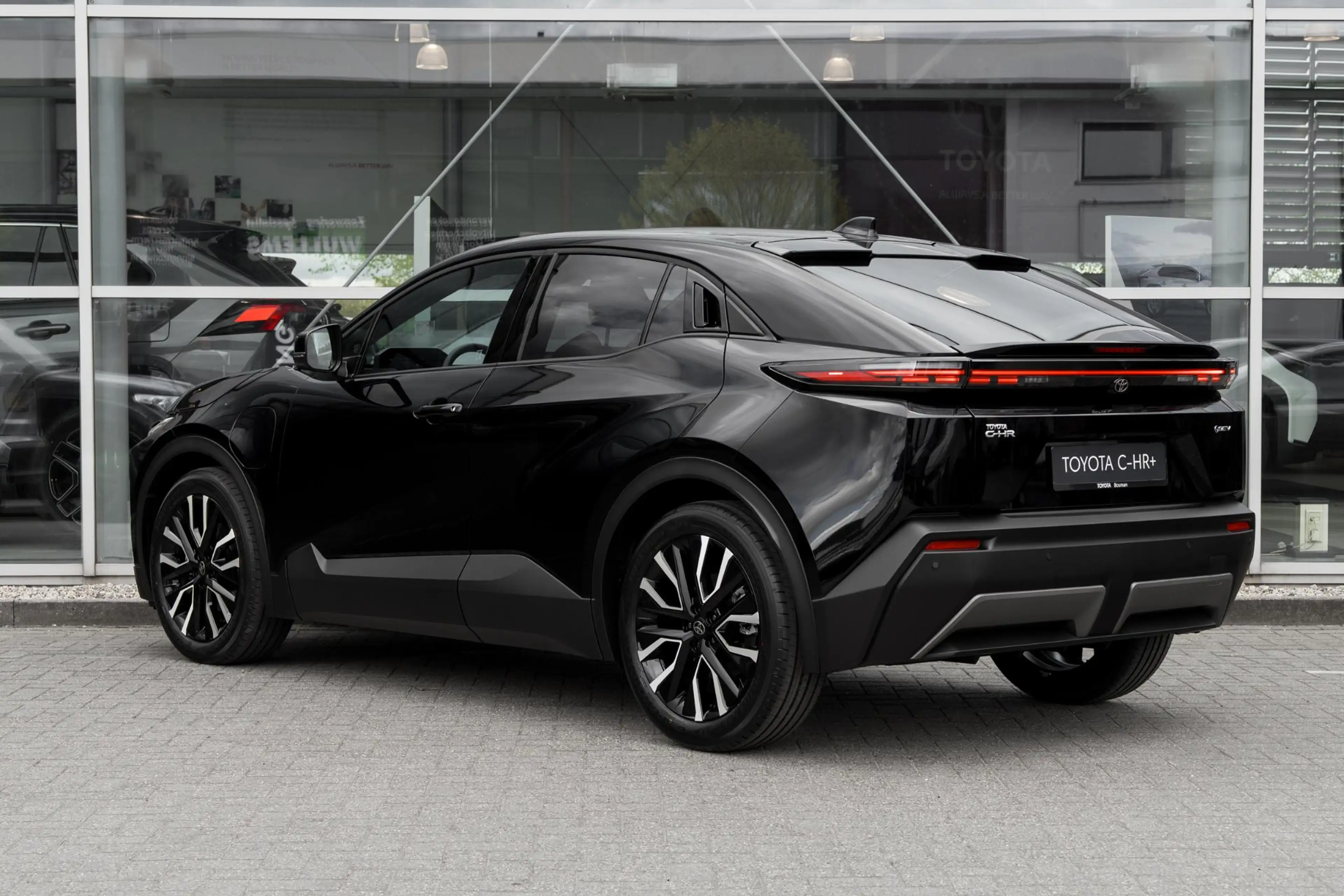 Toyota C-HR+ First Edition 77 kWh — photo 8