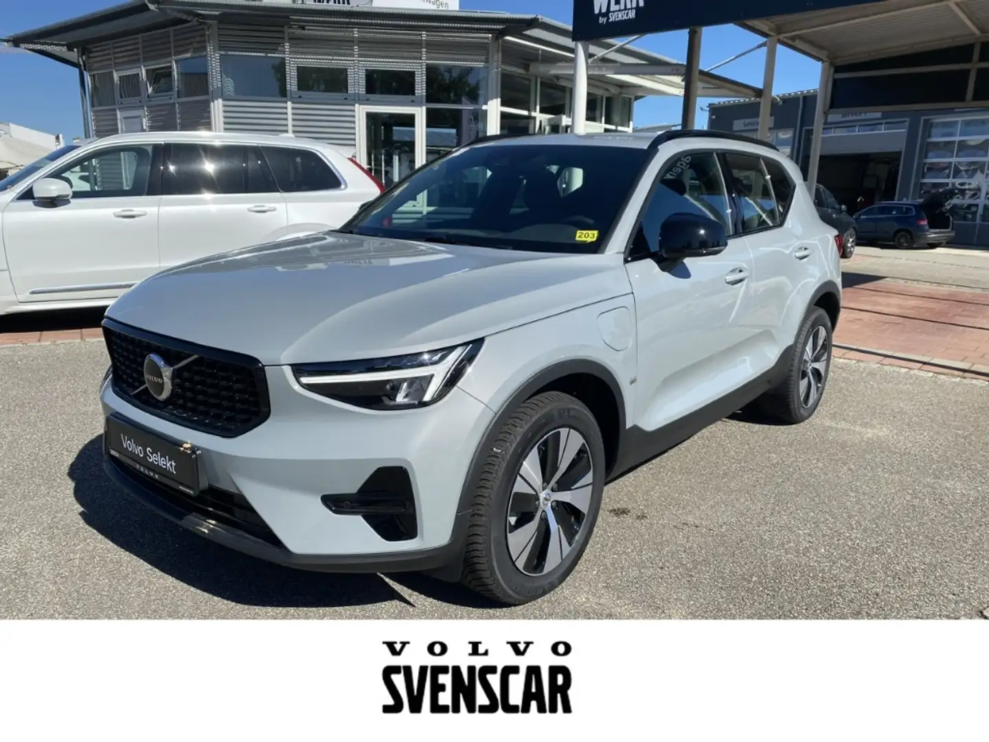 Volvo XC40 Plus Dark Recharge Plug-In Hybrid T4 Twin Engine E Grau - 1