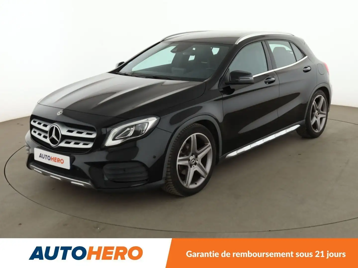 Mercedes-Benz GLA 200 200 d Fascination 7G-DCT Noir - 1