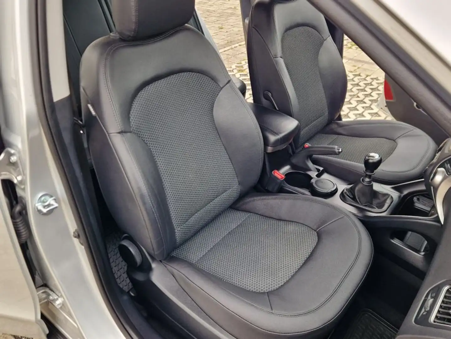 Hyundai iX35 ix35 1.7 CRDi 115 2WD Blue DrivePack Business - 2