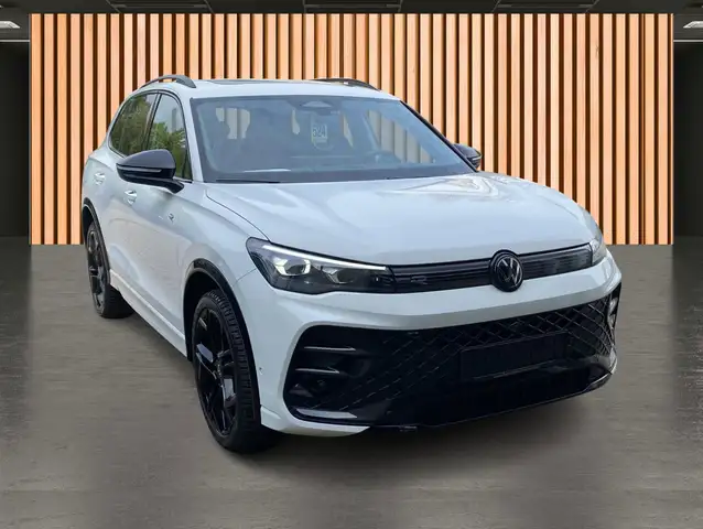 Volkswagen Tiguan view 21