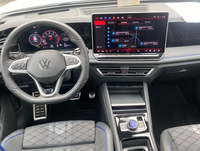Volkswagen Tiguan view 3
