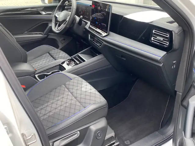 Volkswagen Tiguan view 19