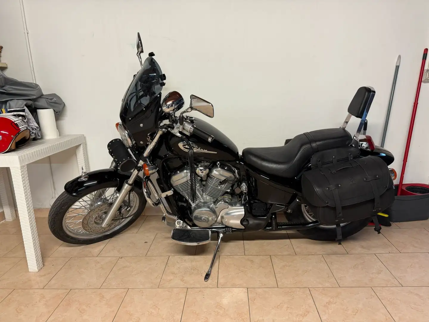 Honda Shadow 600 Noir - 2