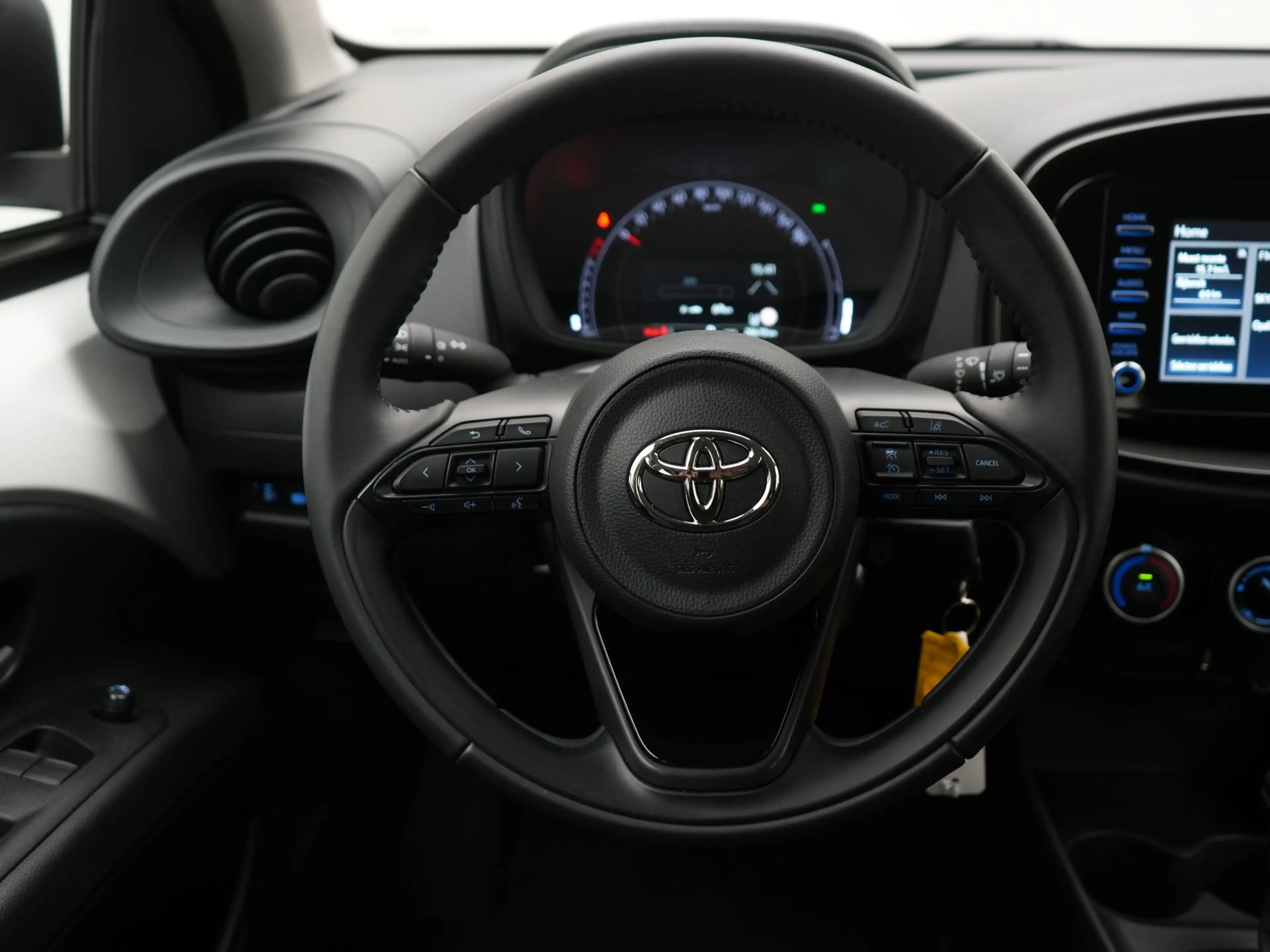 Toyota Aygo X 1.0 VVT-i S-CVT Play | NL Auto | Dealer Onderhoude — photo 5