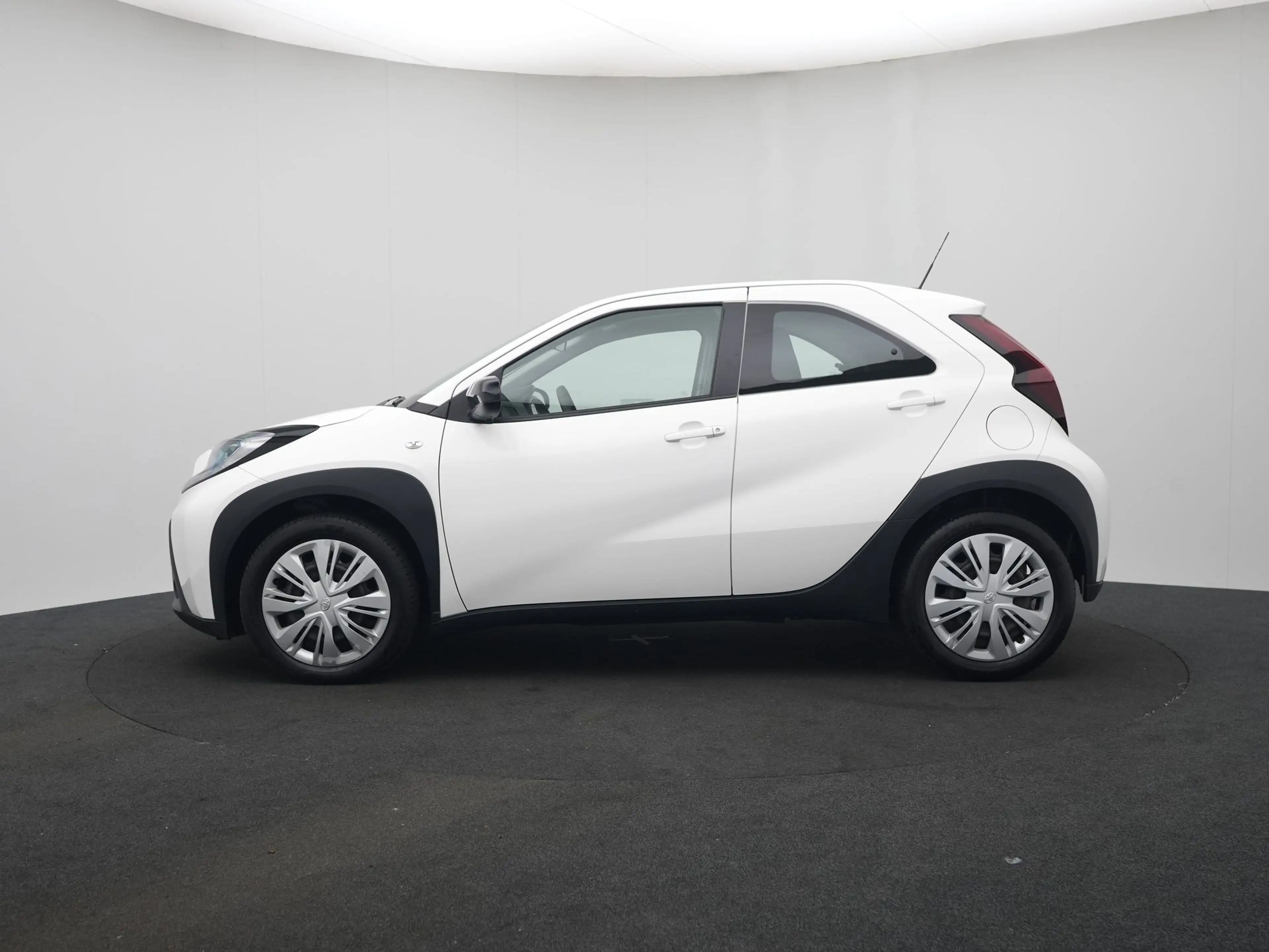 Toyota Aygo X 1.0 VVT-i S-CVT Play | NL Auto | Dealer Onderhoude — photo 3