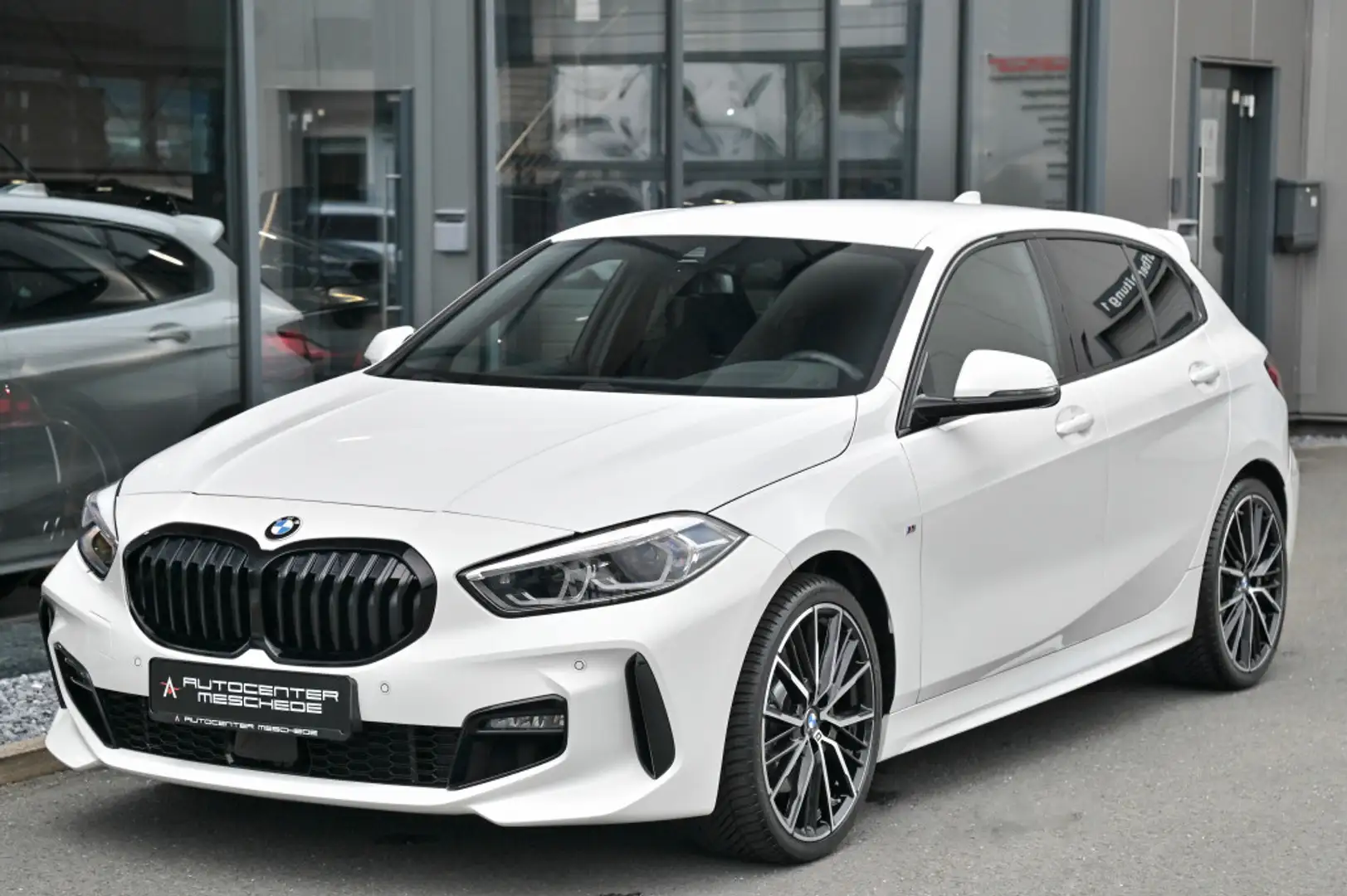 BMW 120 M Sport M-Sitze* Navi* LED* Head-Up* 19 * Bianco - 2