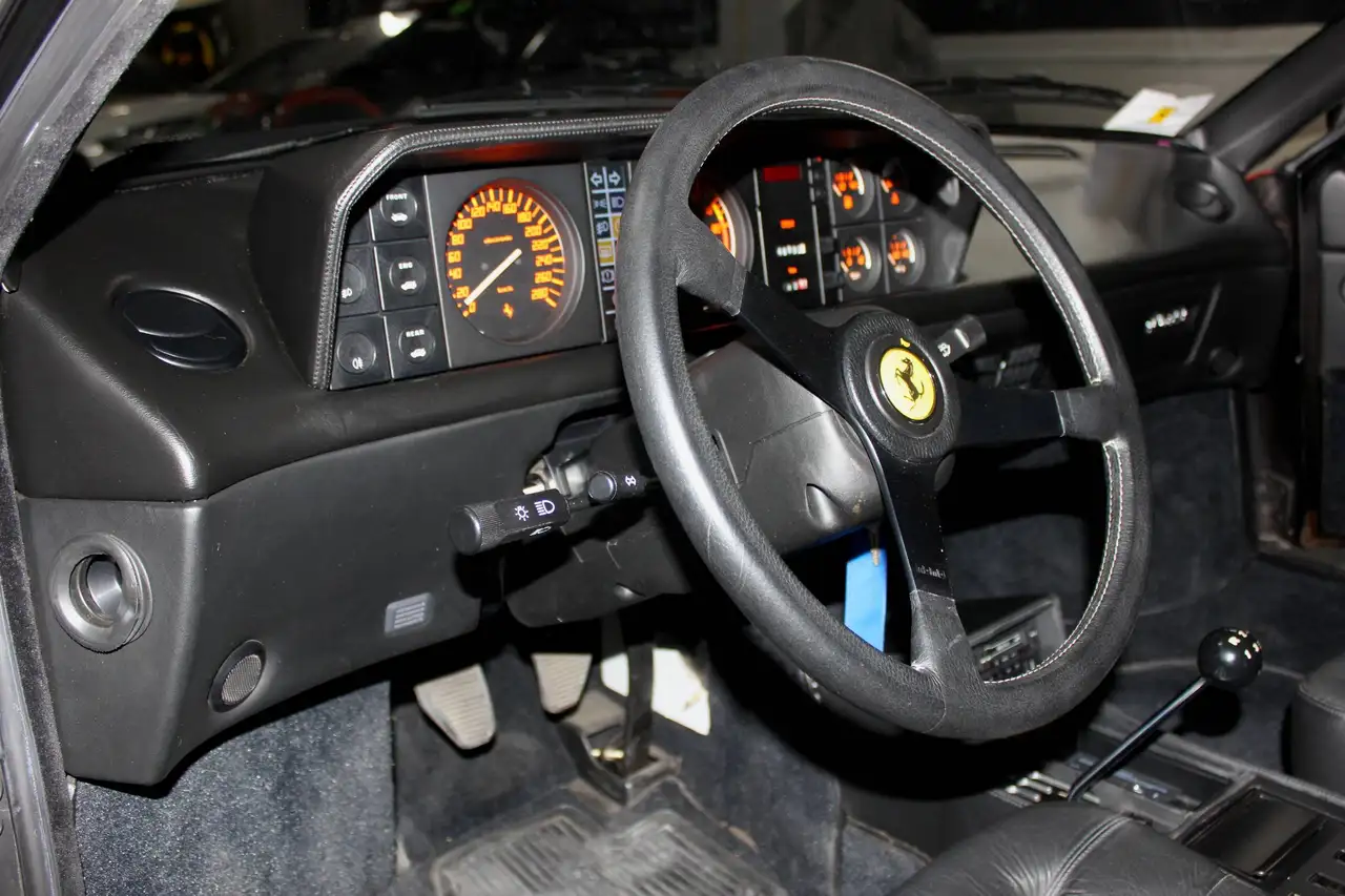 Ferrari Mondial 3.2, Tipo F105C. con ABS, foto 9