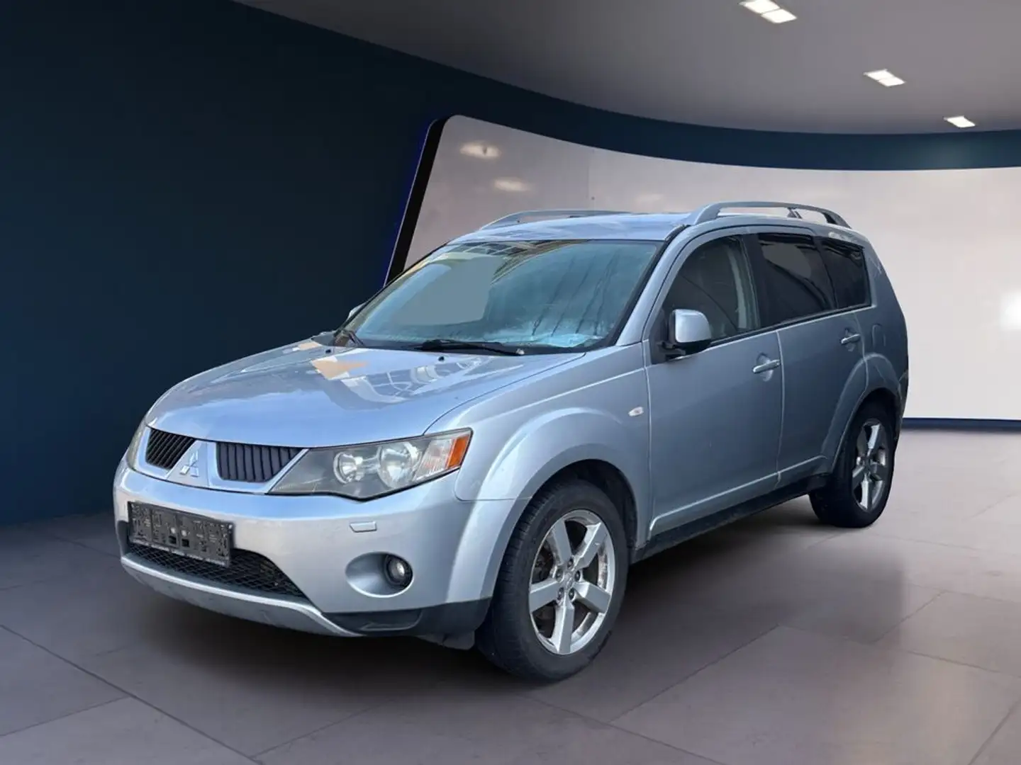 Mitsubishi Outlander Outlander 2.0 DI-D Invite Grau - 1