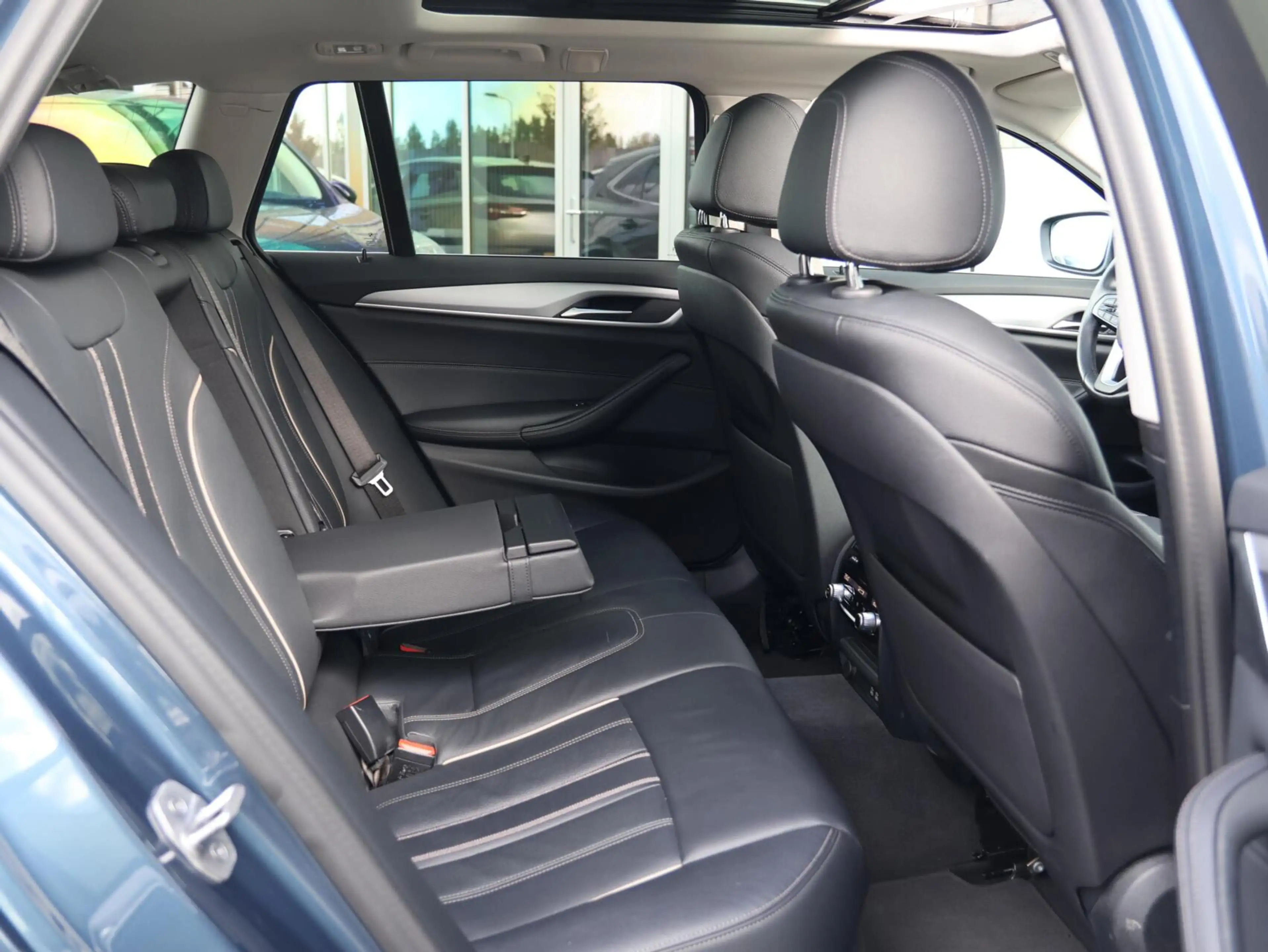 BMW 530 5-serie Touring 530e Business Edition Plus SOH 95, — photo 33