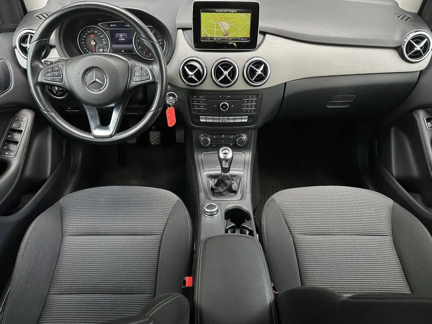 Mercedes-Benz B 180 Ambition 122pk | Navi | Cruise Control Grijs - 2