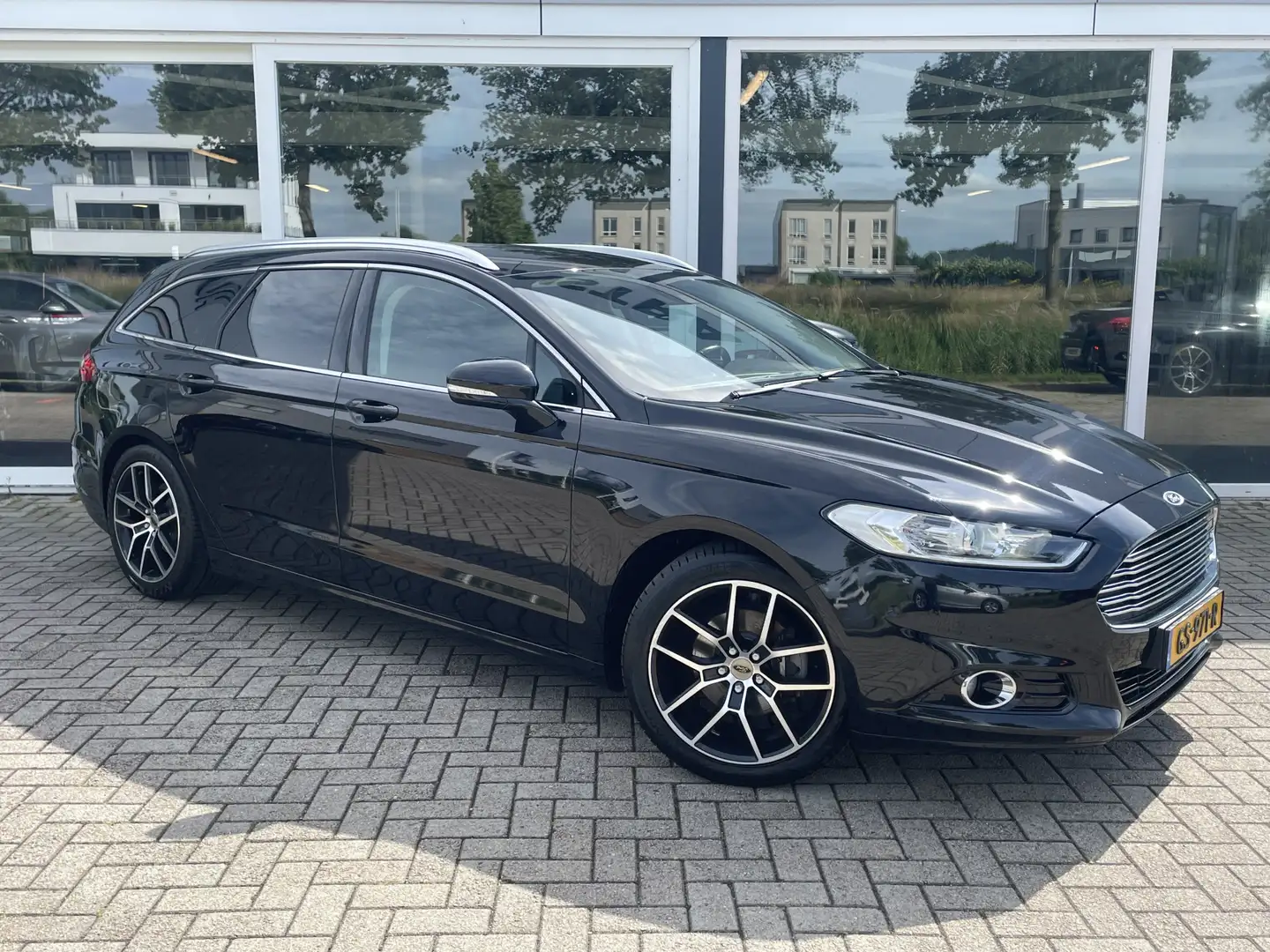 Ford Mondeo Wagon 1.5 TDCi Titanium 50% deal 4.975,- ACTIE Tre Чёрный - 1