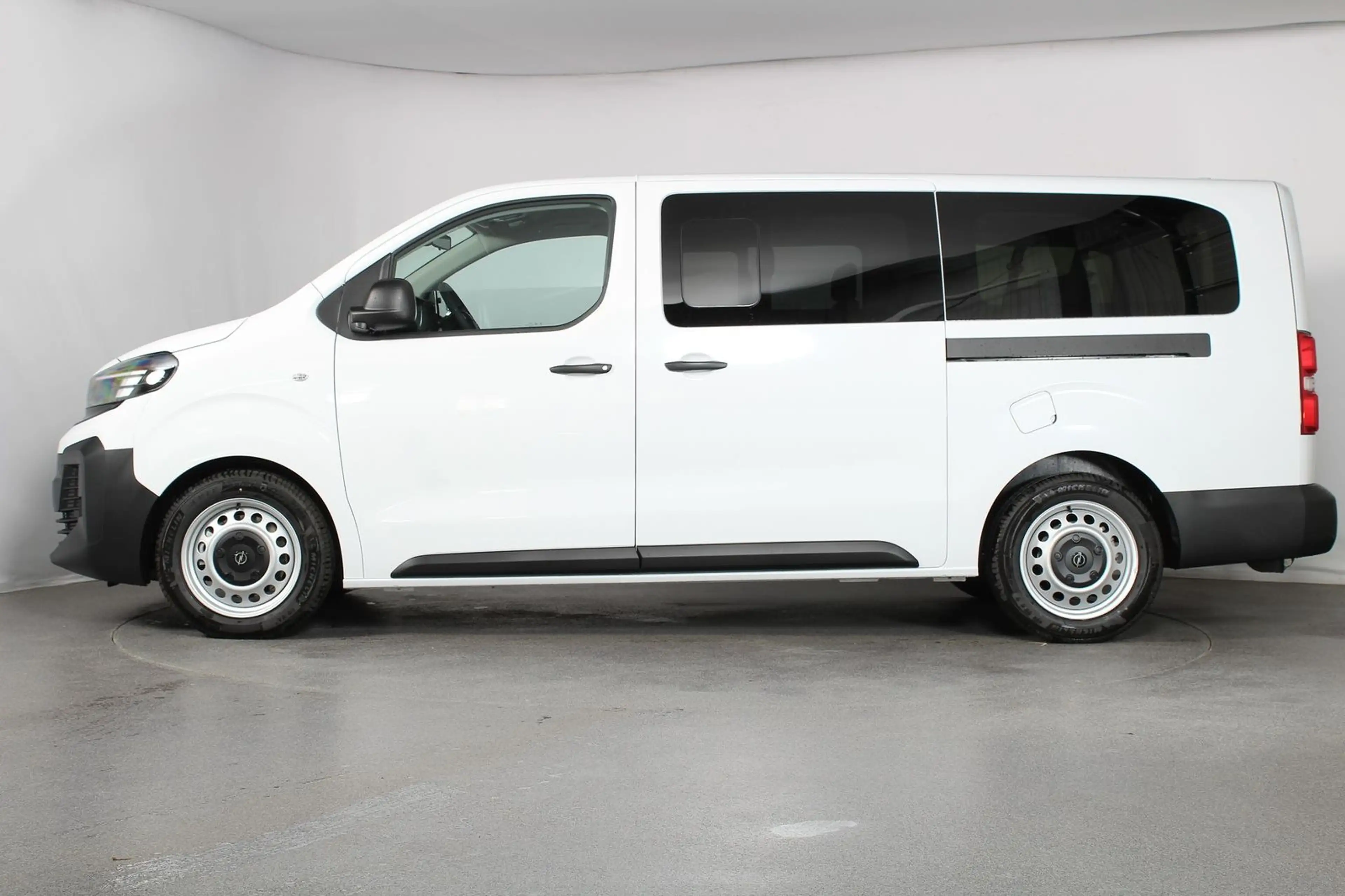 Opel Vivaro Kombi XL AHK|RFK|LED|Navi|Klima|PDC — photo 2