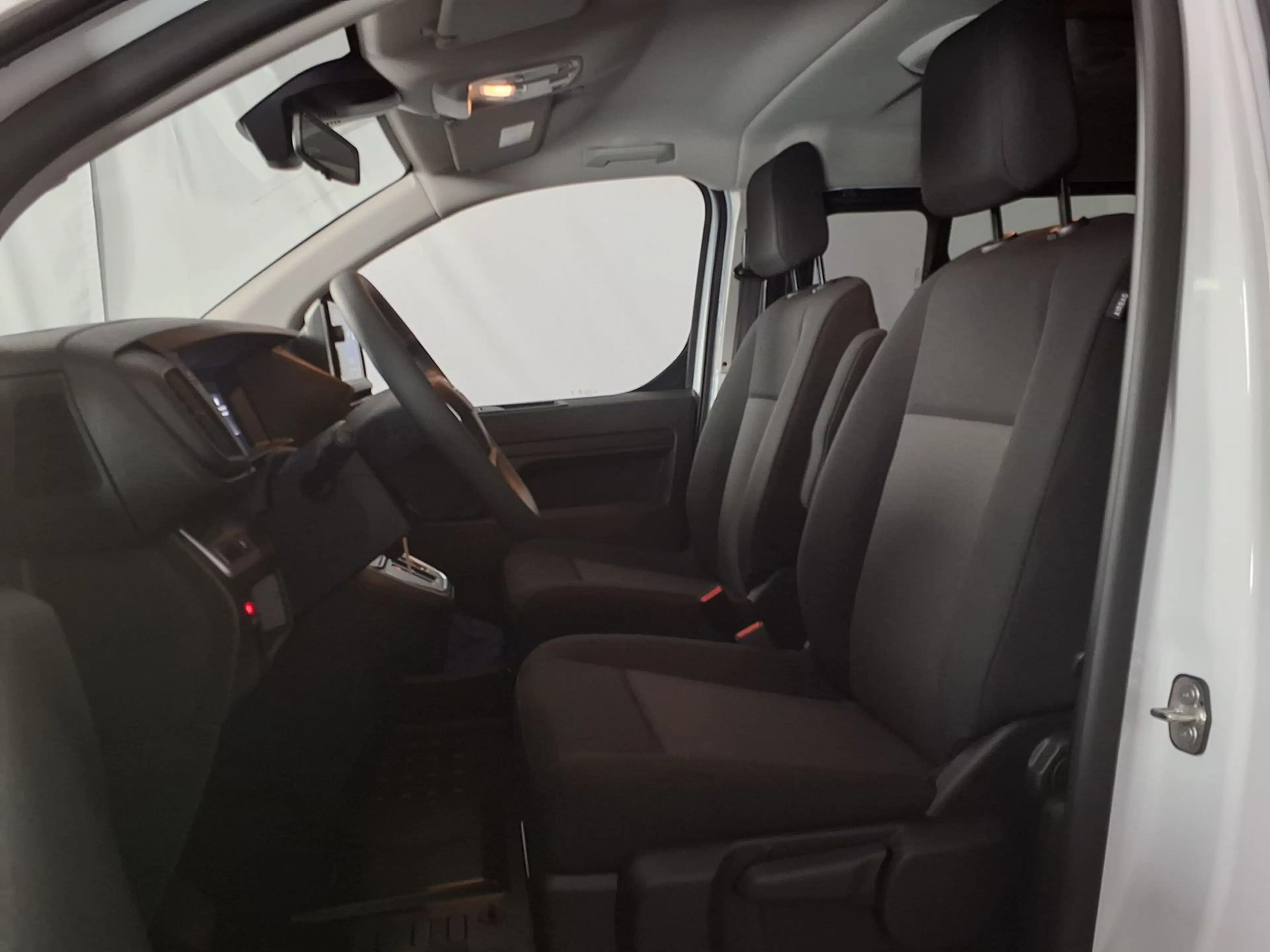 Opel Vivaro Kombi XL AHK|RFK|LED|Navi|Klima|PDC — photo 9