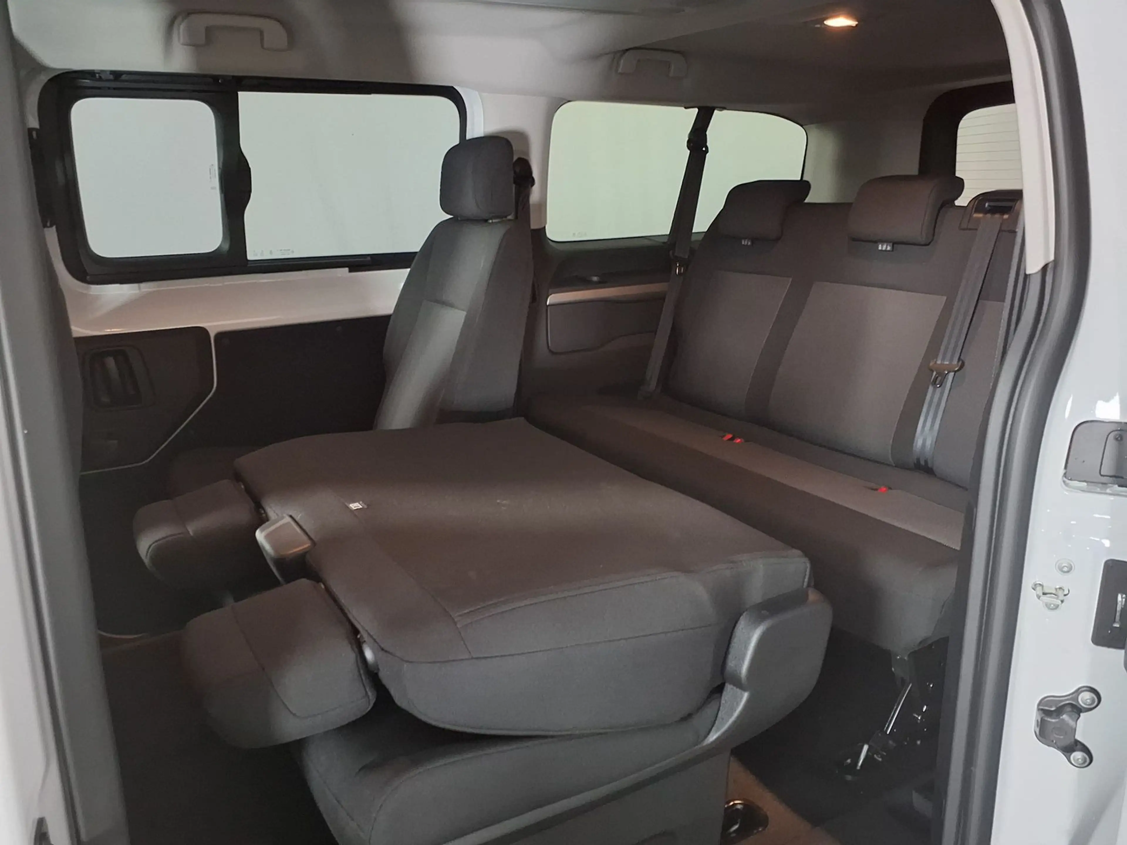 Opel Vivaro Kombi XL AHK|RFK|LED|Navi|Klima|PDC — photo 10