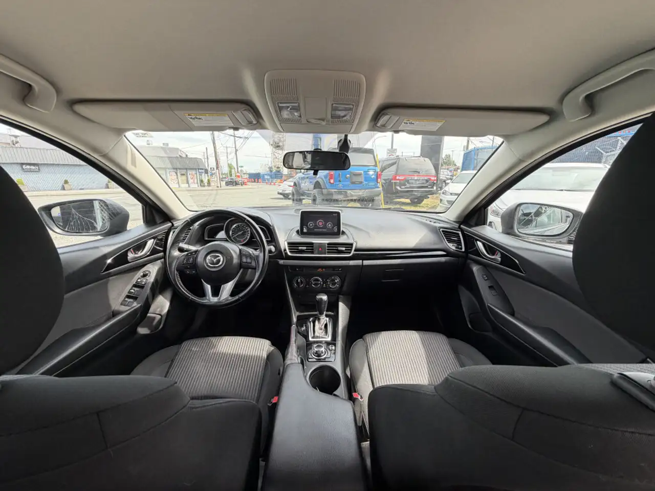 Mazda 3 снимка Mazda 3
