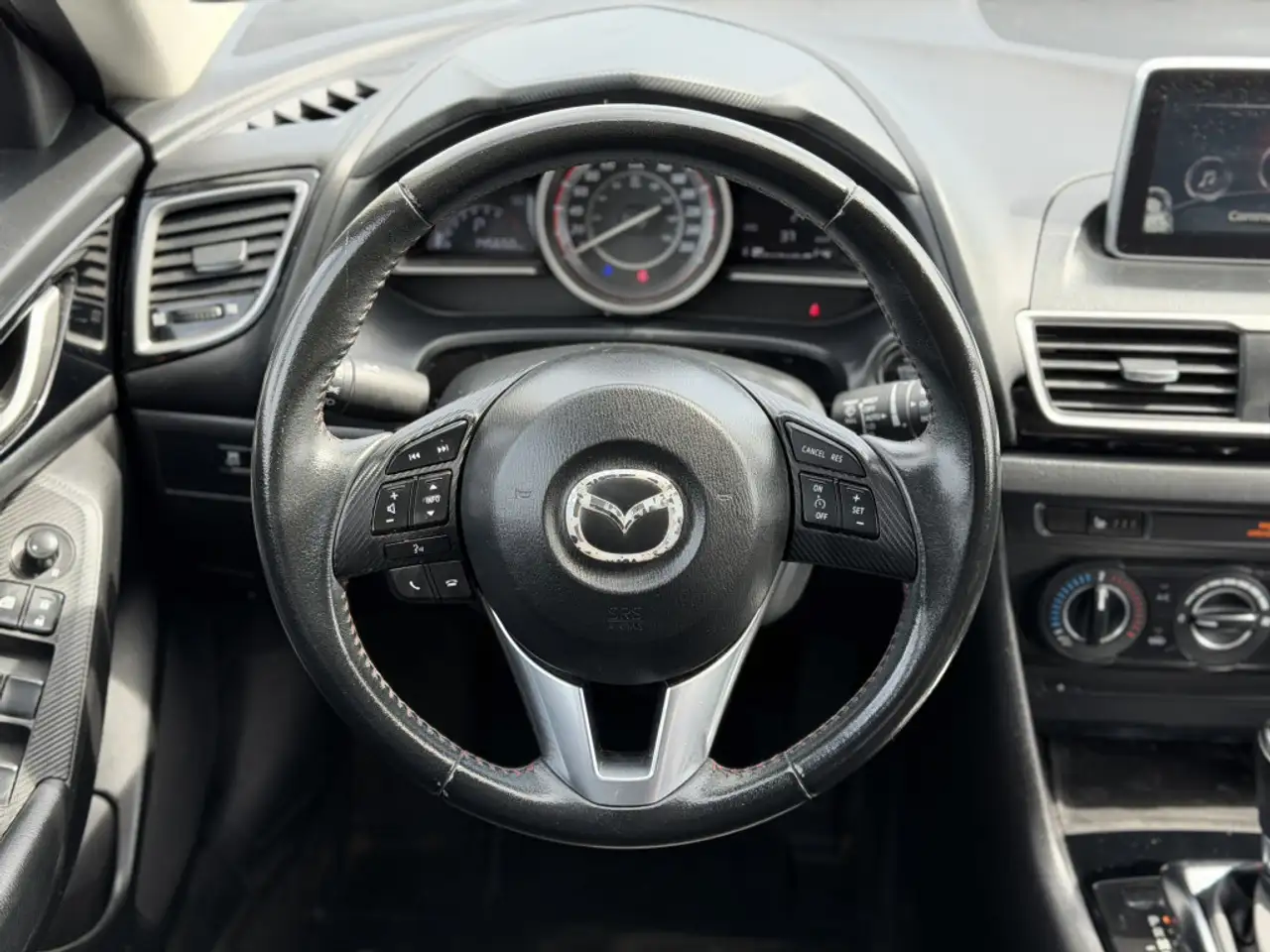 Mazda 3 снимка Mazda 3