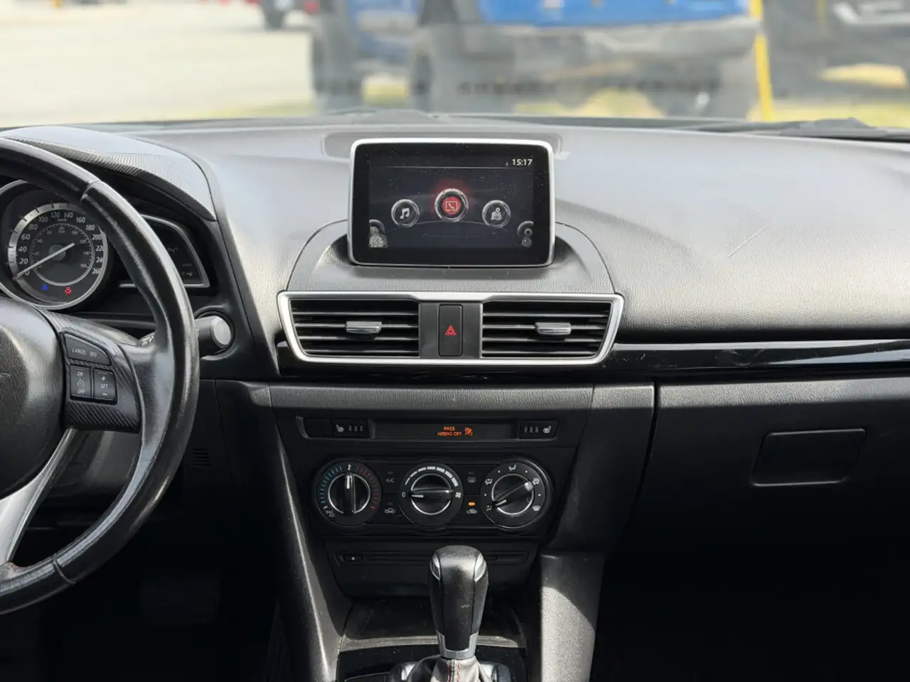 Mazda 3 снимка Mazda 3