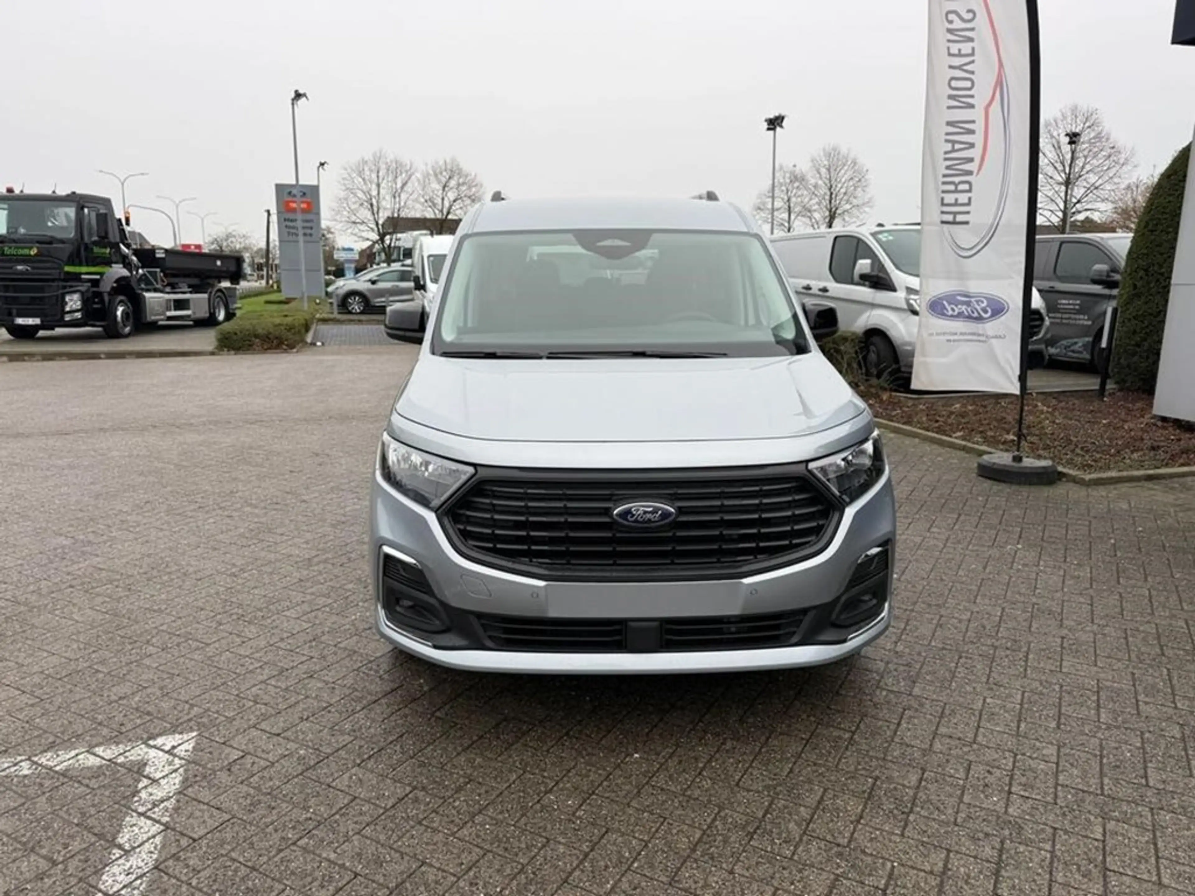 Ford Tourneo 1.5 benzine automaat — photo 3