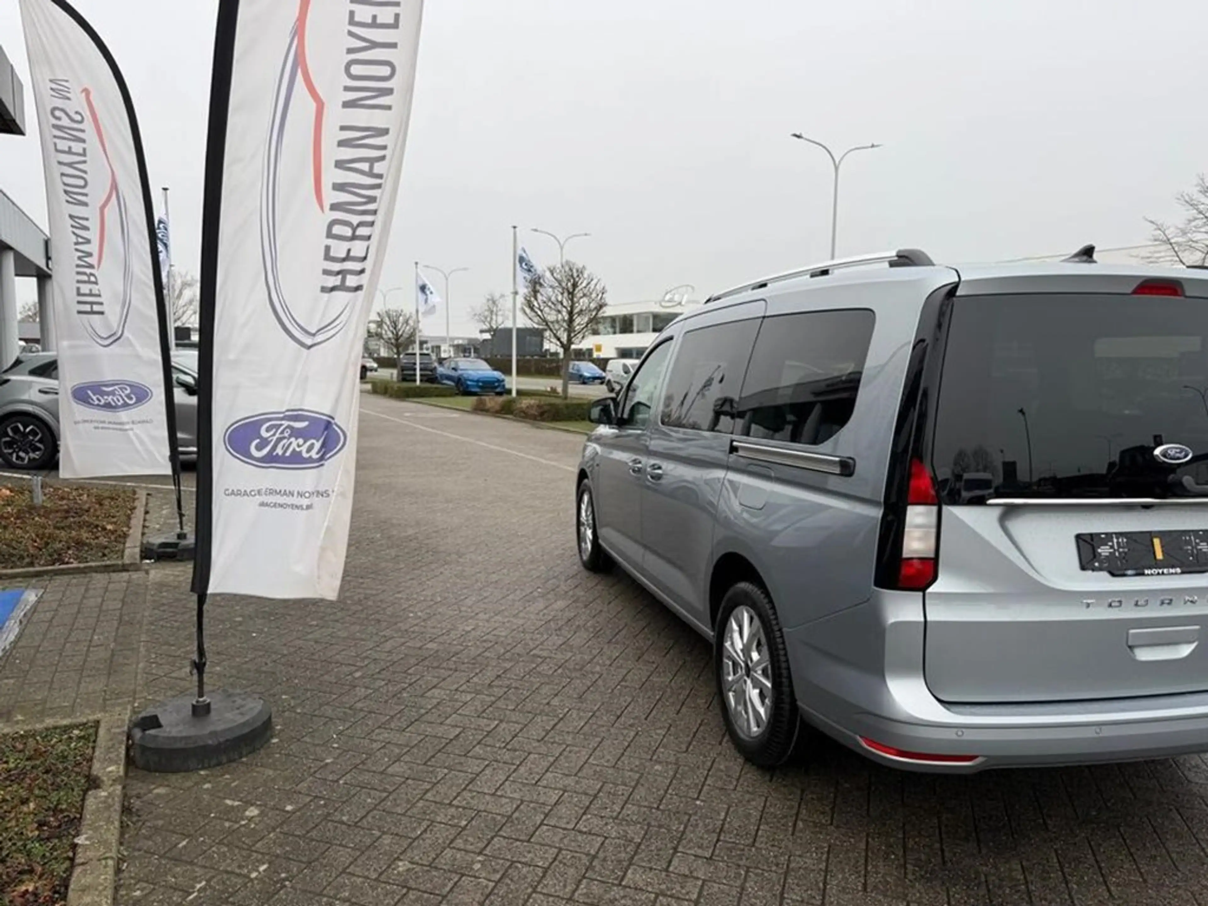 Ford Tourneo 1.5 benzine automaat — photo 10