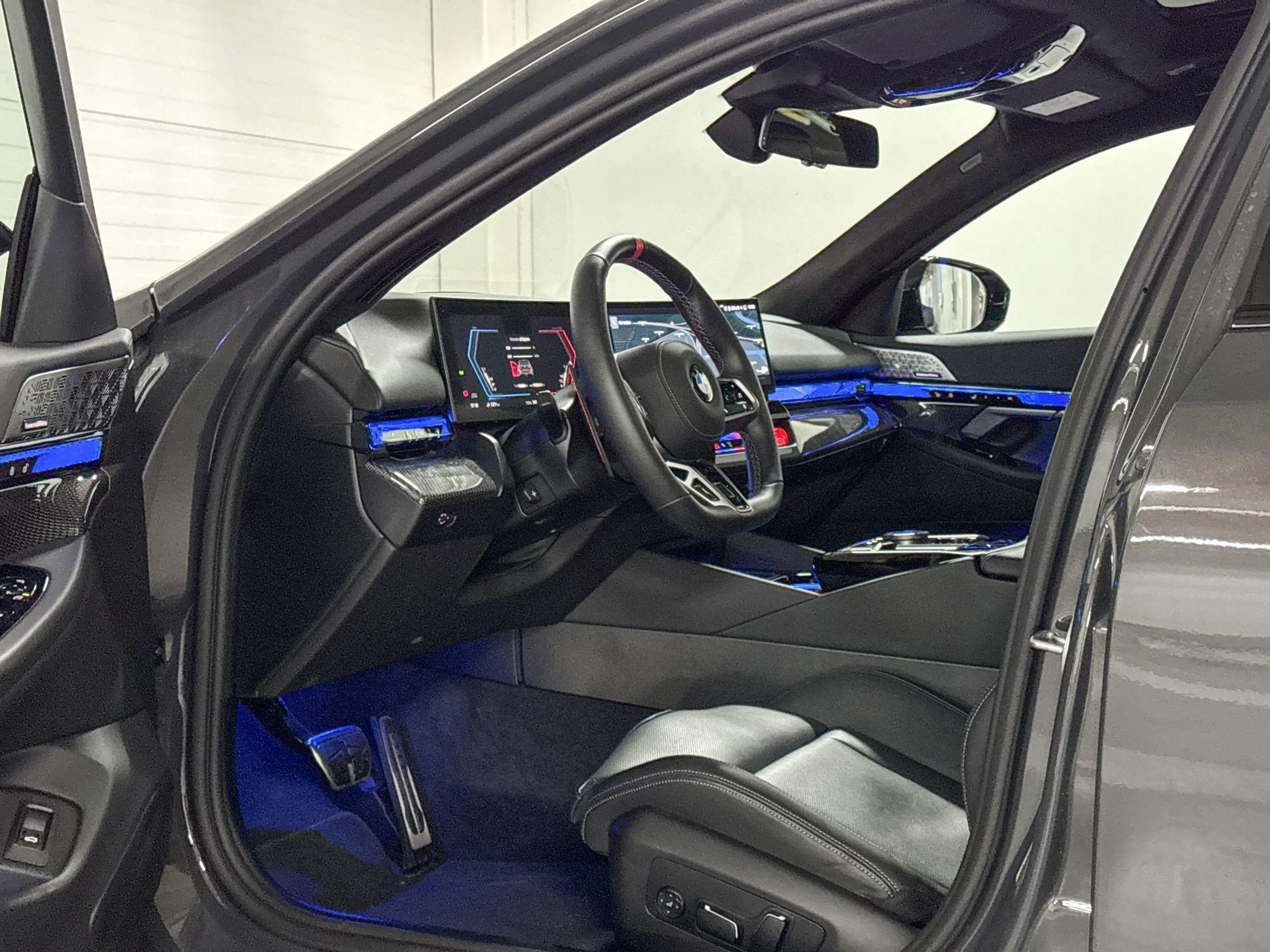 BMW M5 5-serie Touring | M Drivers Package | Bowers & Wil — photo 8