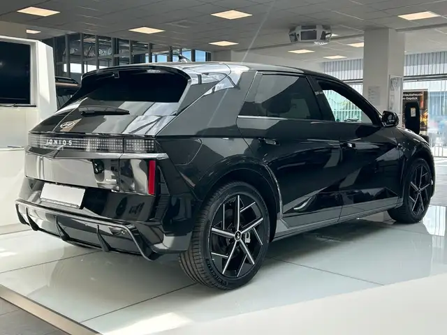 Hyundai Ioniq 5 view 4
