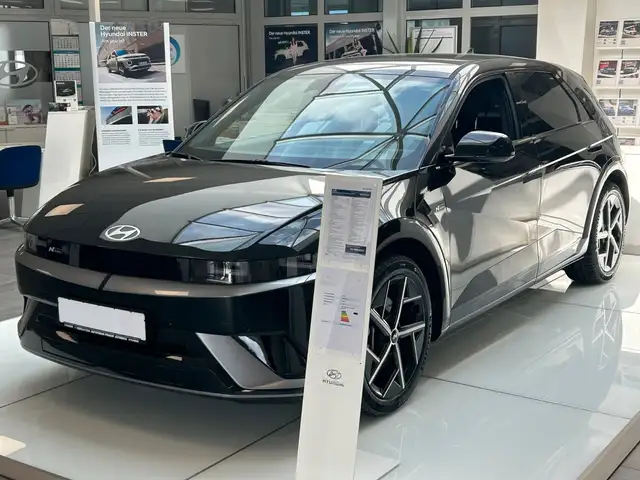 Hyundai Ioniq 5 view 3