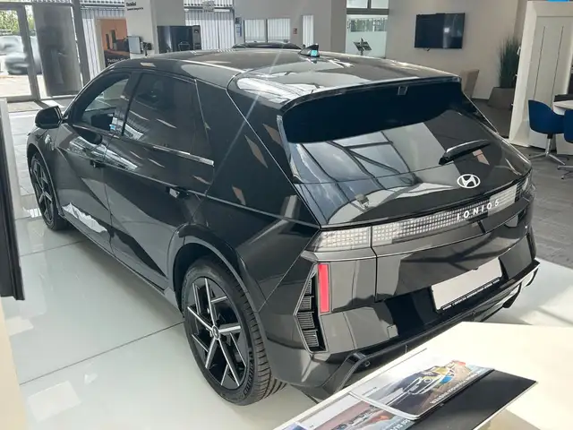 Hyundai Ioniq 5 view 6
