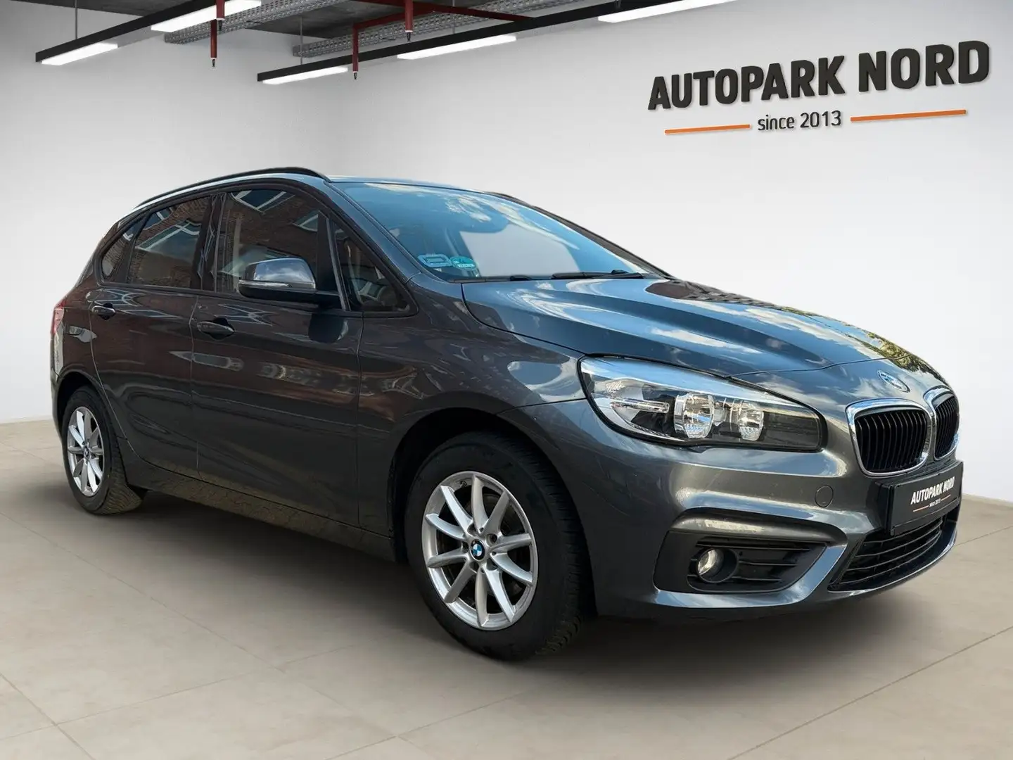 BMW 218 /AHK/NAVI/TEMP/SHZ/PDC/ALU Gris - 2