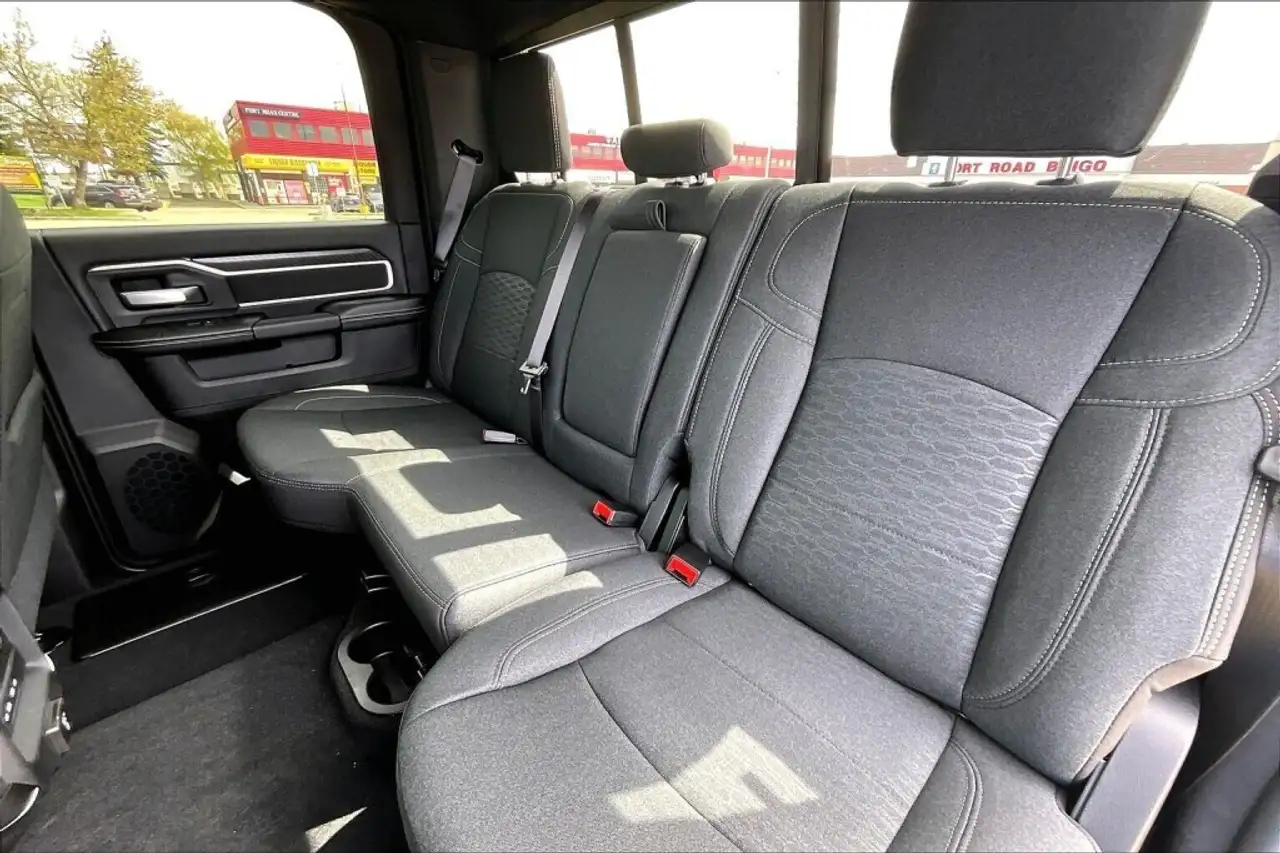 RAM 3500 снимка RAM 3500