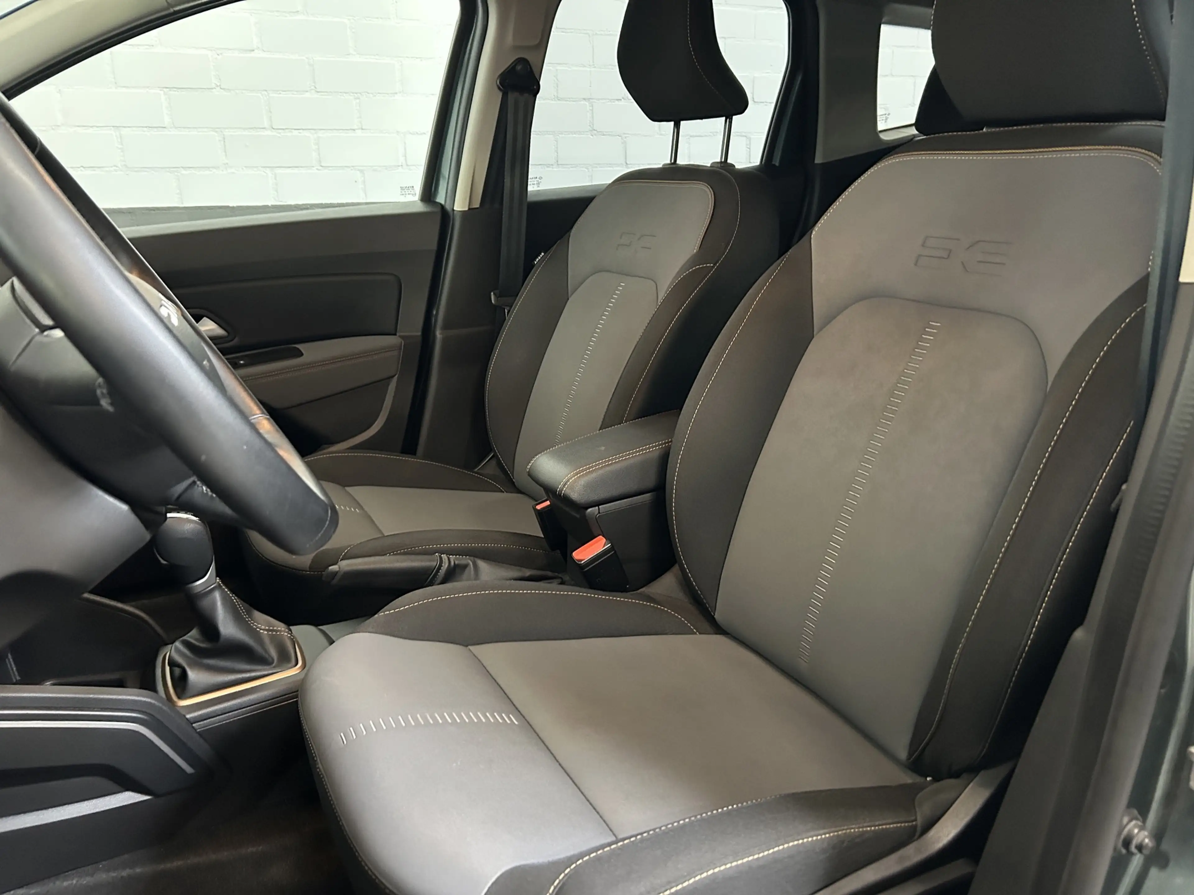 Dacia Duster 1.3 TCe 150 Extreme — photo 14