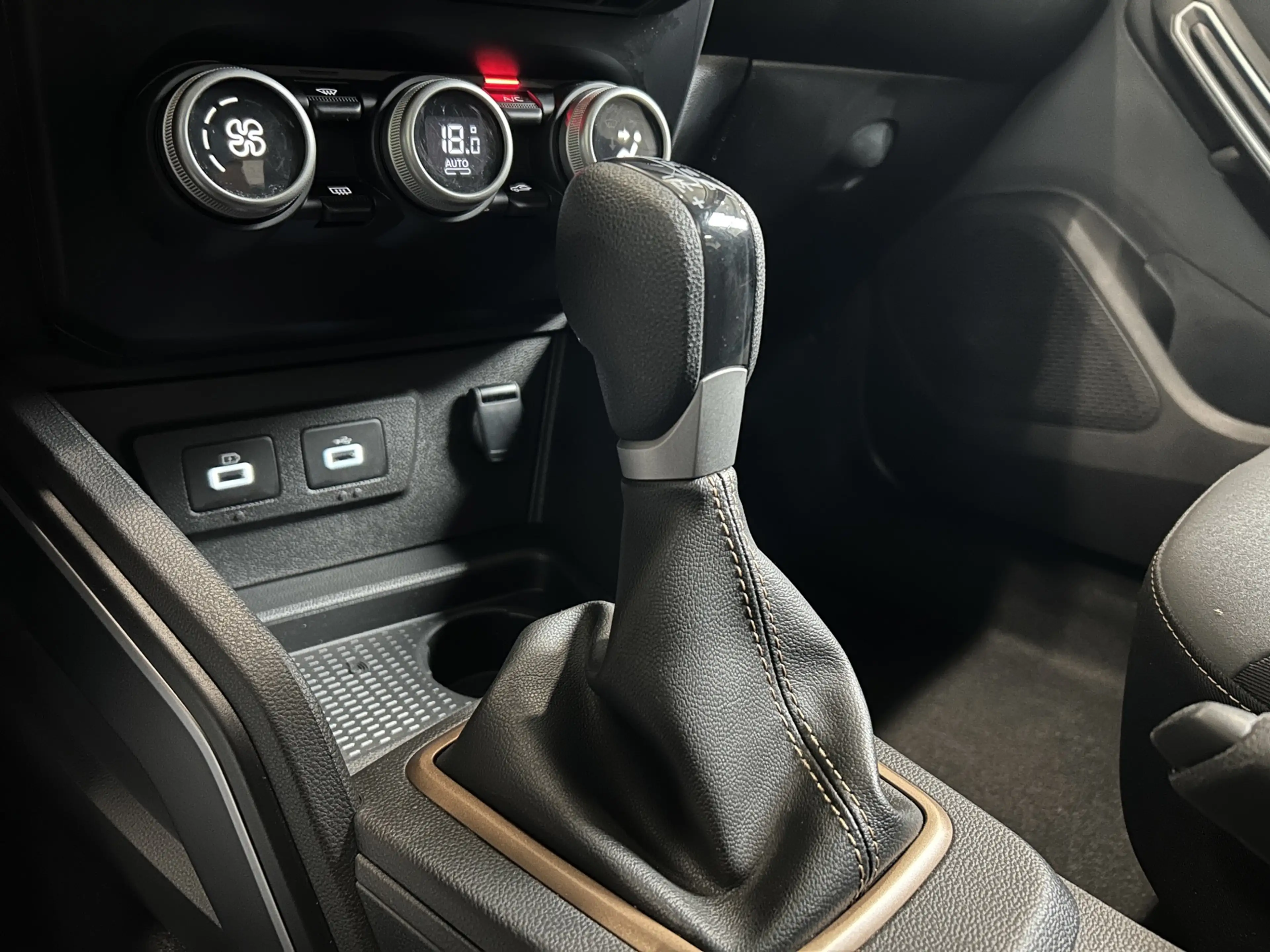 Dacia Duster 1.3 TCe 150 Extreme — photo 28