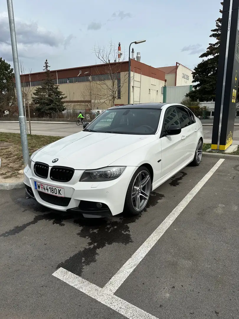 BMW 325 325d Aut. LCI e90 Biały - 1