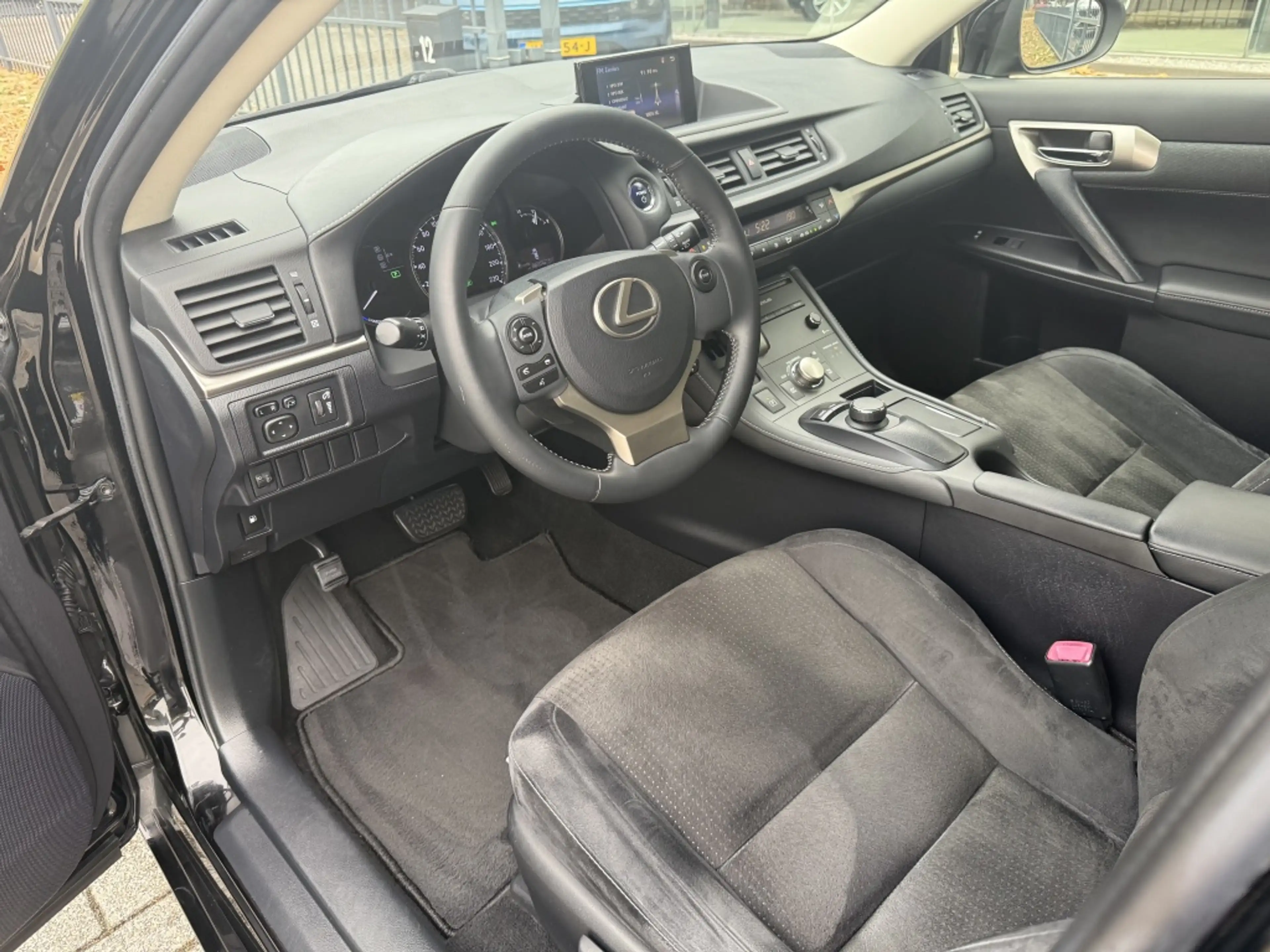 Lexus CT 200h Automaat | Navi | Cruise | Dealeronderhouden!! — photo 2
