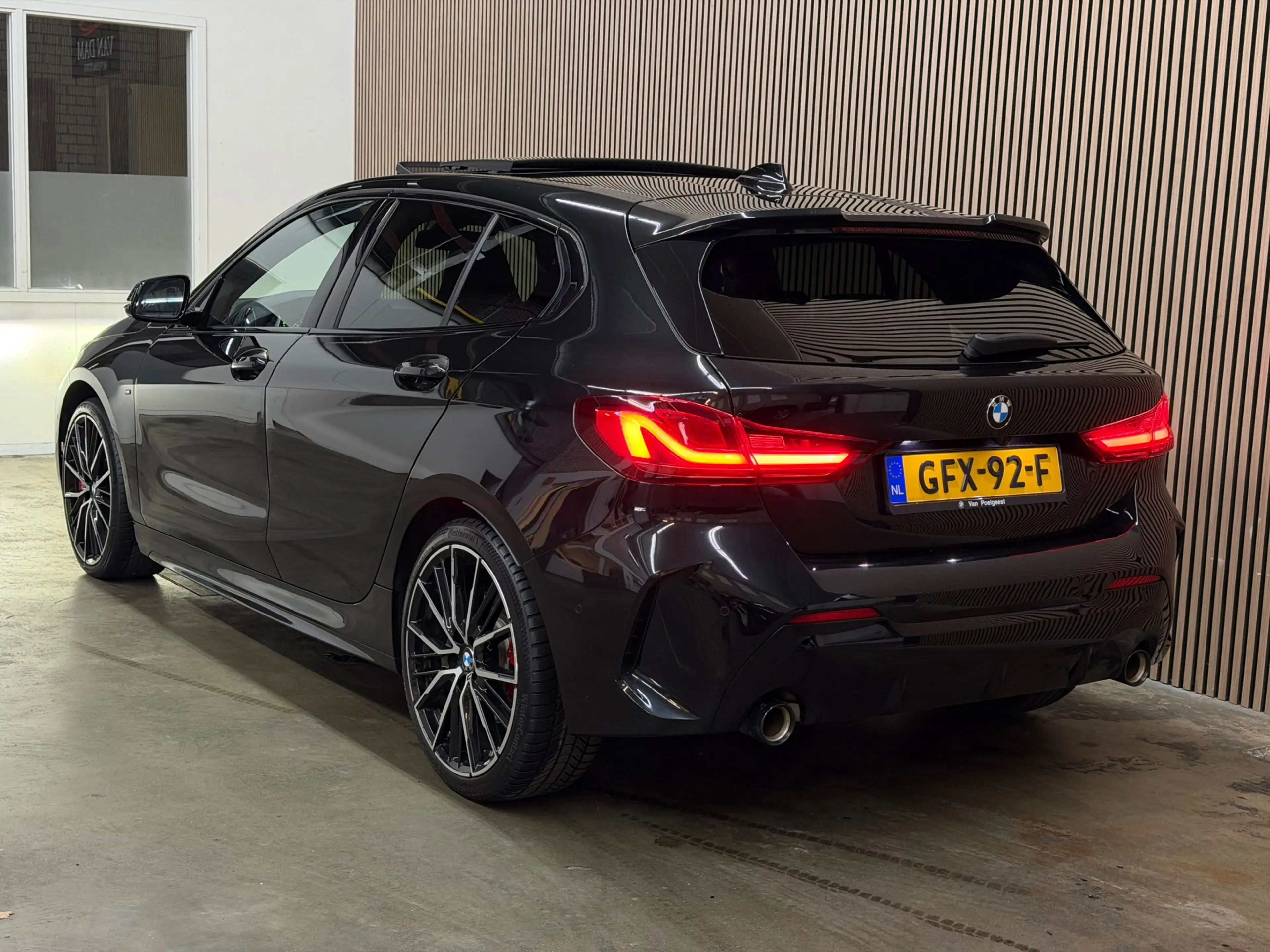 BMW 120 1-serie 120i M-Pakket 2024 NAP PANO KUIPSTOELEN LE — photo 6