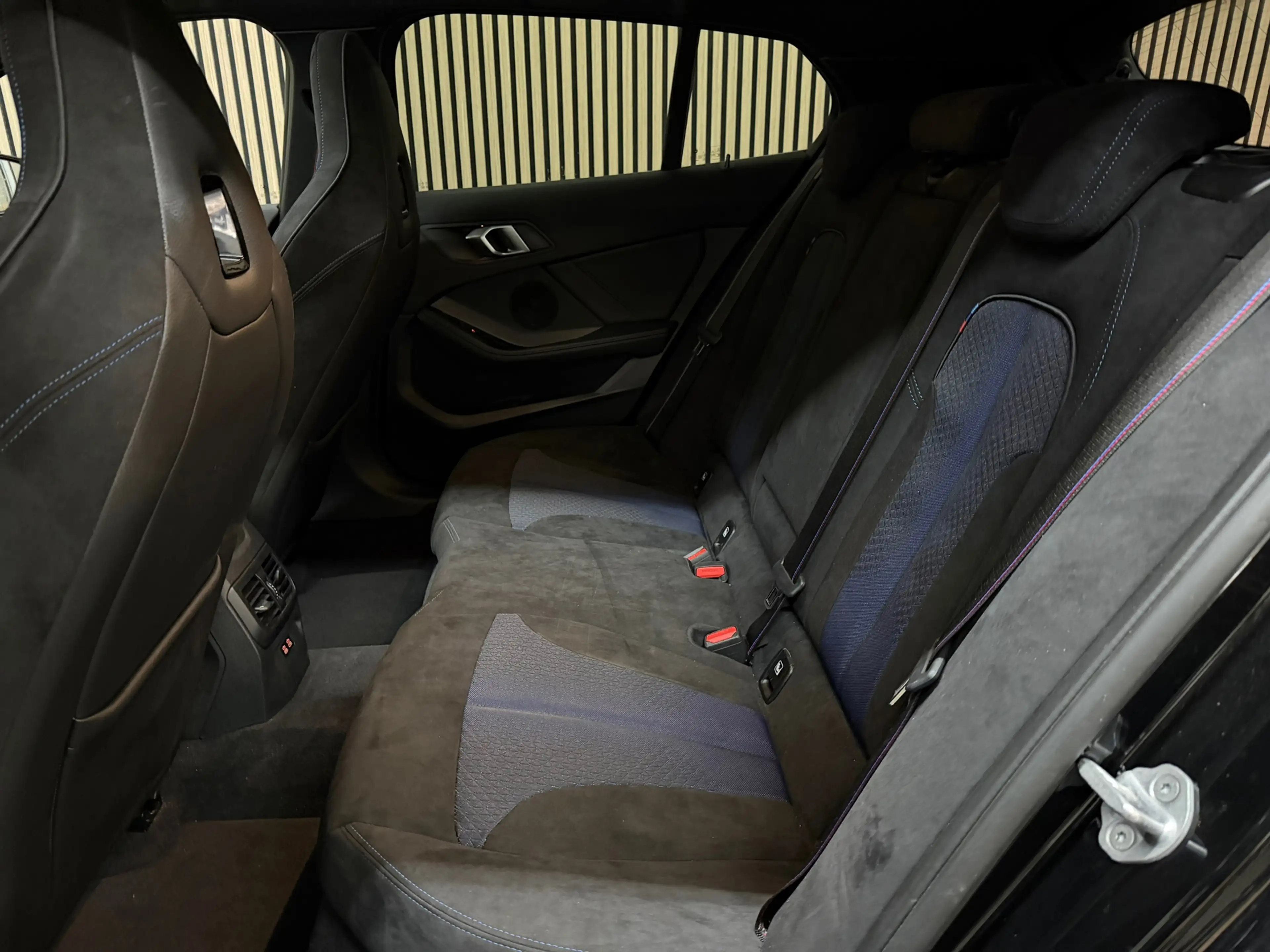 BMW 120 1-serie 120i M-Pakket 2024 NAP PANO KUIPSTOELEN LE — photo 13