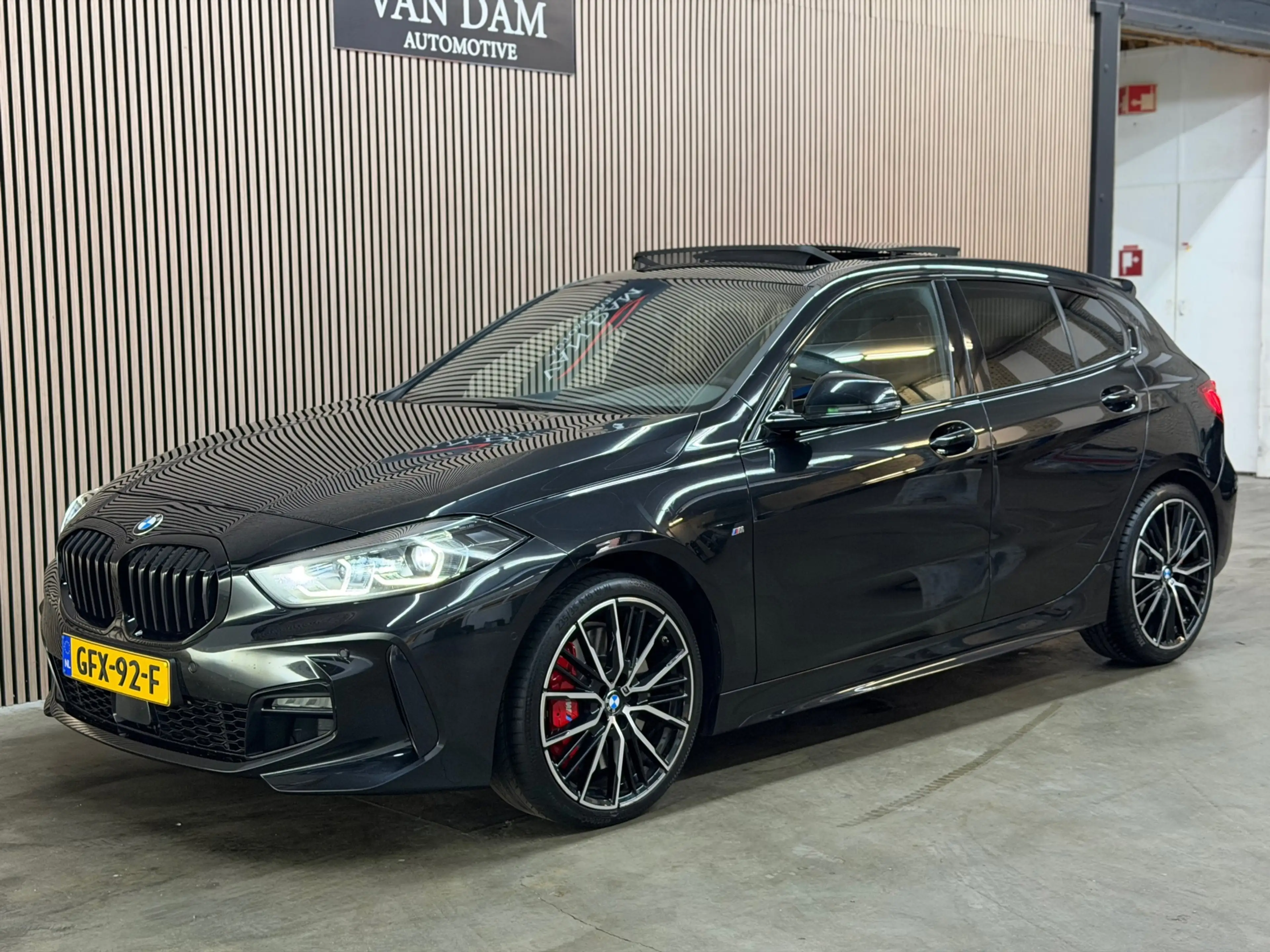 BMW 120 1-serie 120i M-Pakket 2024 NAP PANO KUIPSTOELEN LE — photo 4