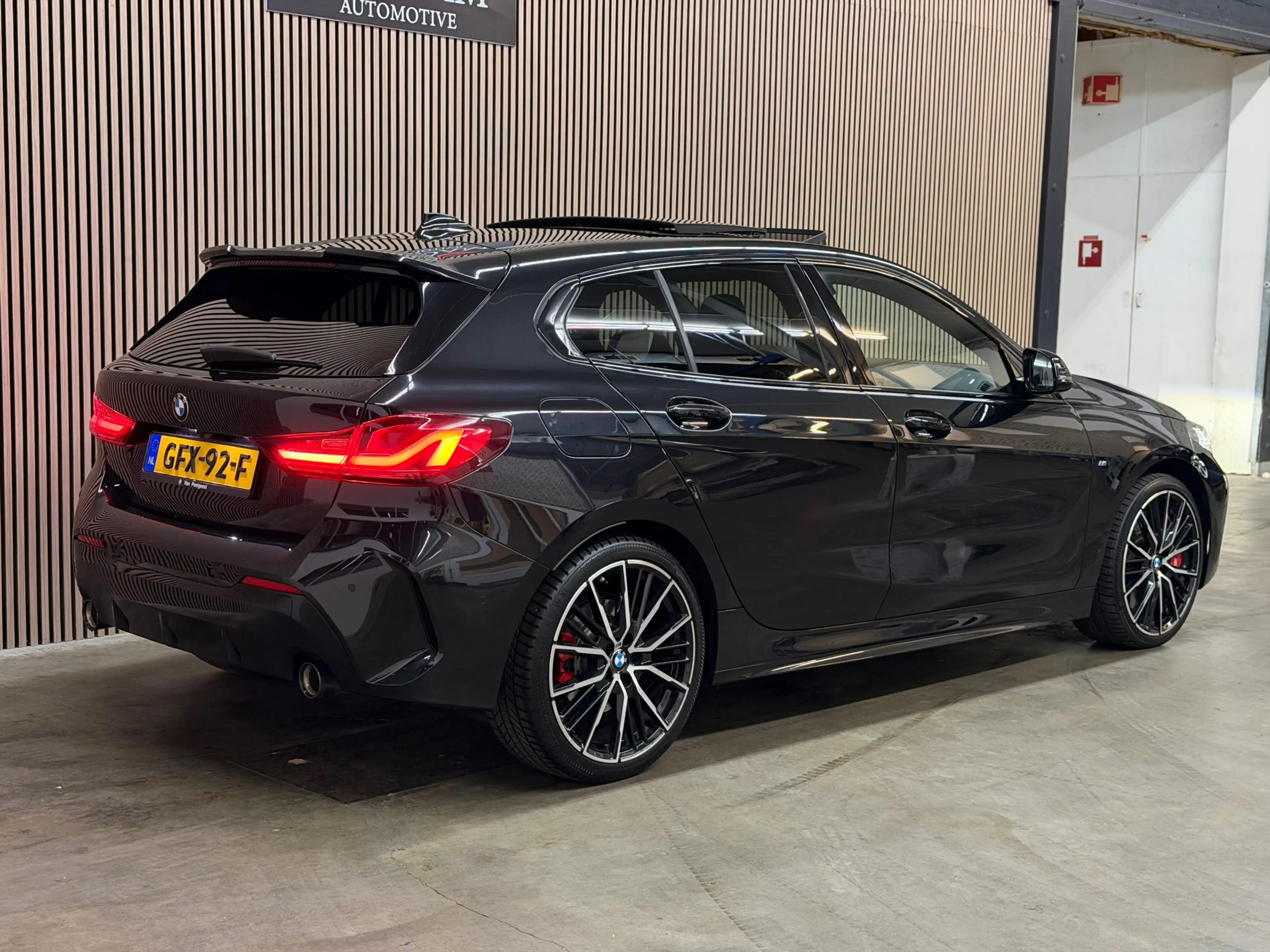 BMW 120 1-serie 120i M-Pakket 2024 NAP PANO KUIPSTOELEN LE — photo 9