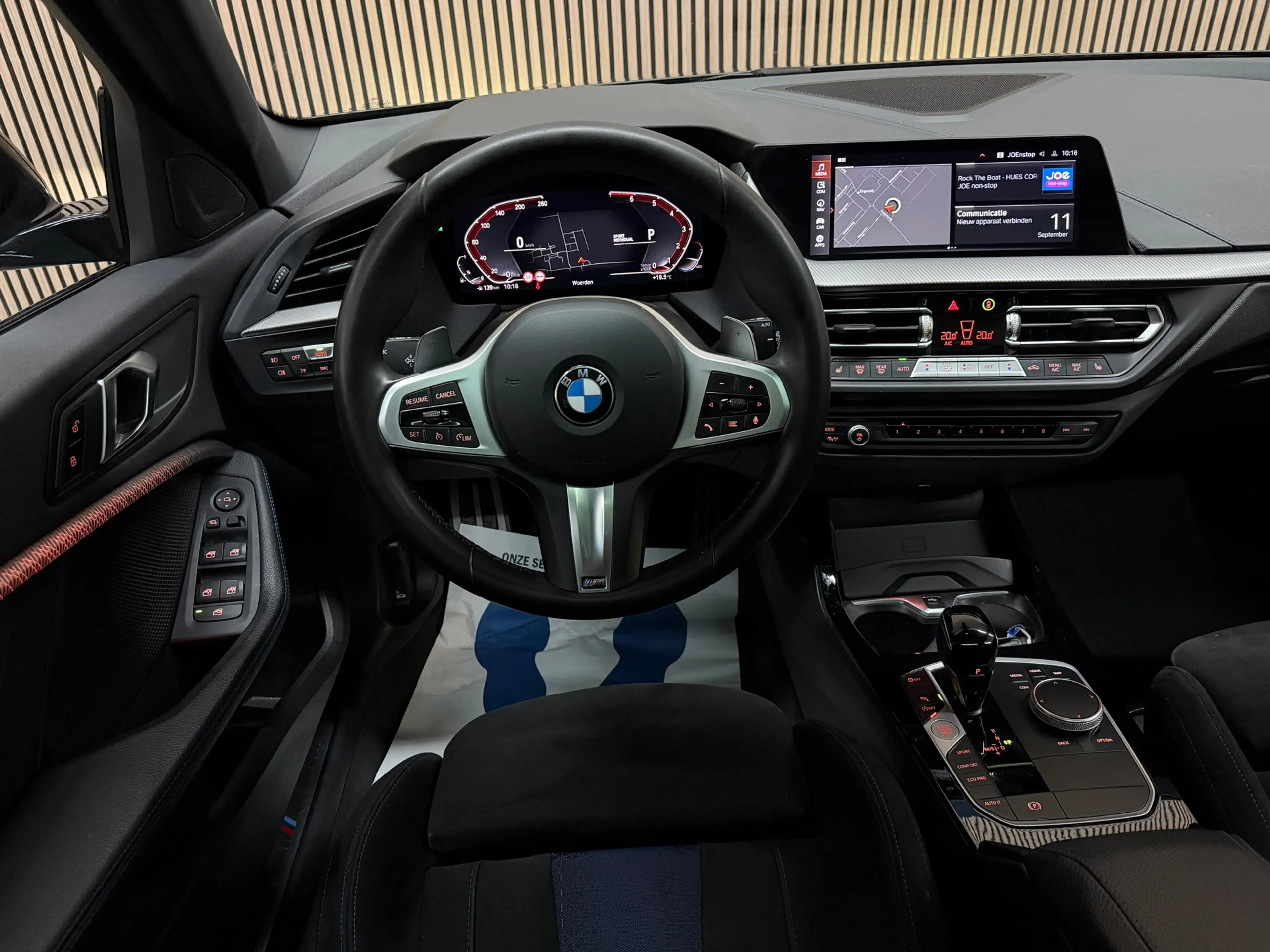 BMW 120 1-serie 120i M-Pakket 2024 NAP PANO KUIPSTOELEN LE — photo 16