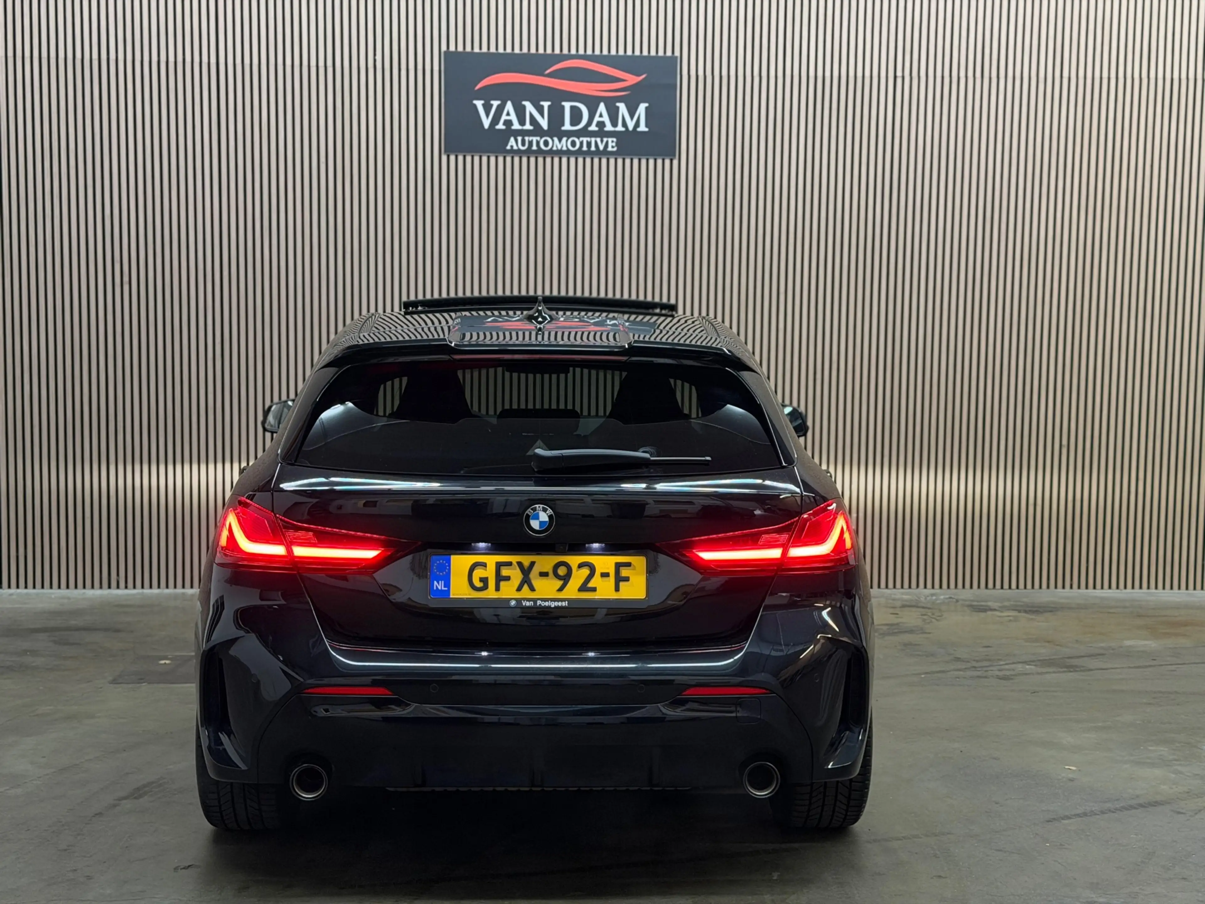BMW 120 1-serie 120i M-Pakket 2024 NAP PANO KUIPSTOELEN LE — photo 11