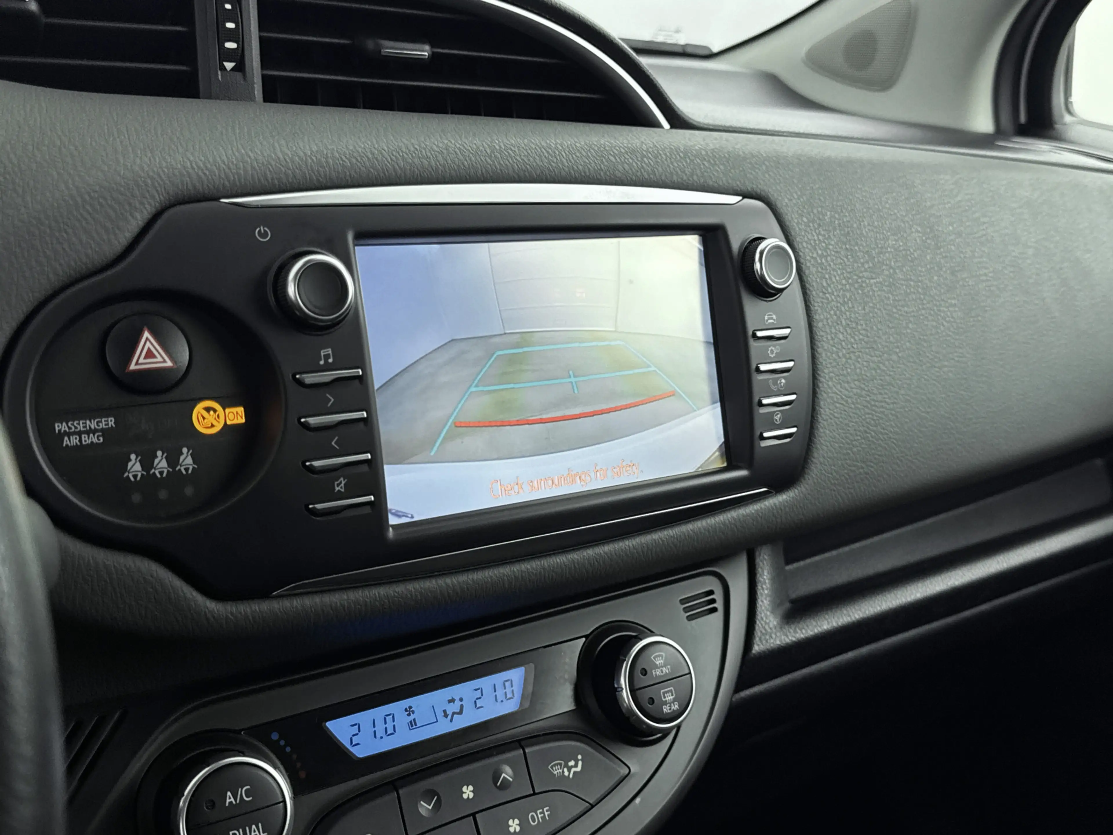 Toyota Yaris 1.5 Hybrid Active | Navigatie | Achteruitrijcamera — photo 8