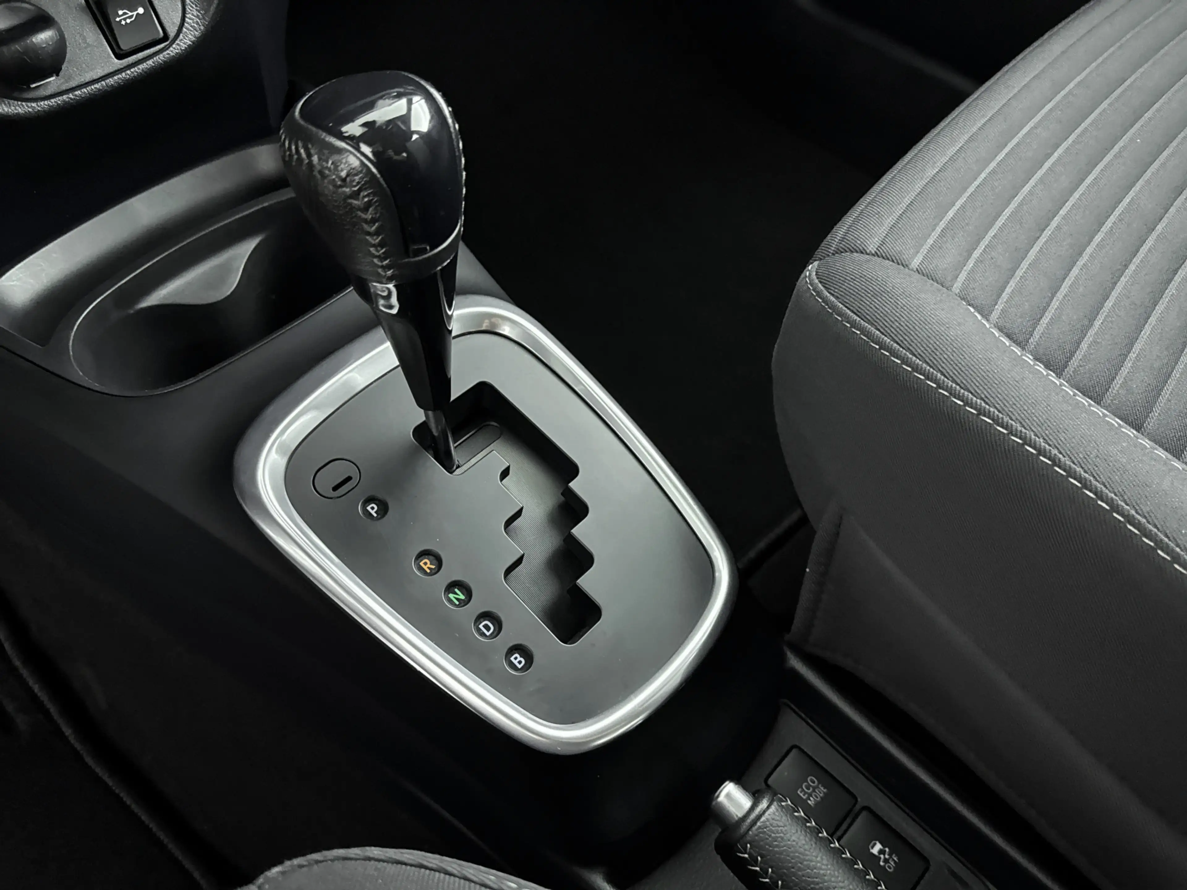 Toyota Yaris 1.5 Hybrid Active | Navigatie | Achteruitrijcamera — photo 11