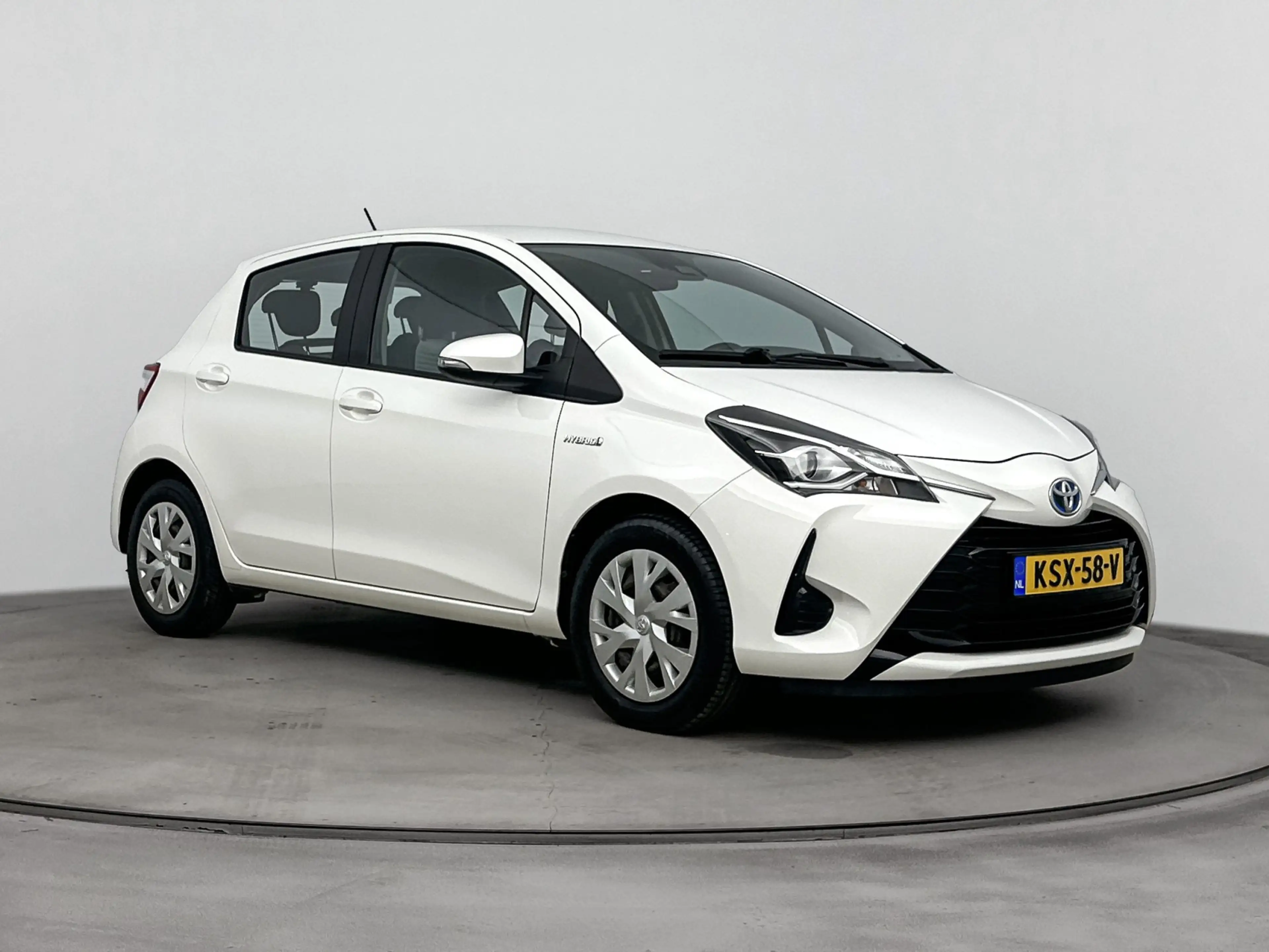 Toyota Yaris 1.5 Hybrid Active | Navigatie | Achteruitrijcamera — photo 13