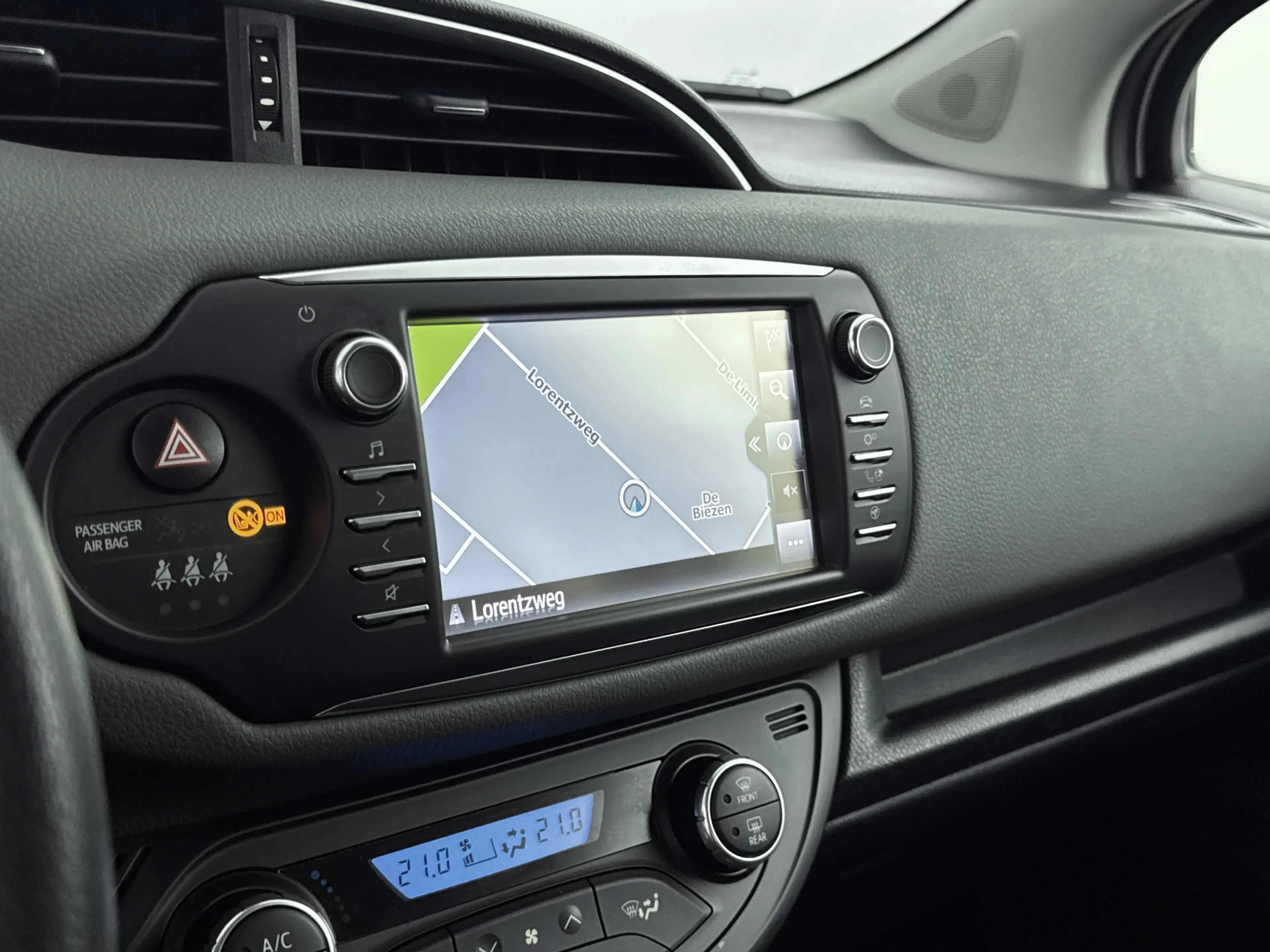 Toyota Yaris 1.5 Hybrid Active | Navigatie | Achteruitrijcamera — photo 9