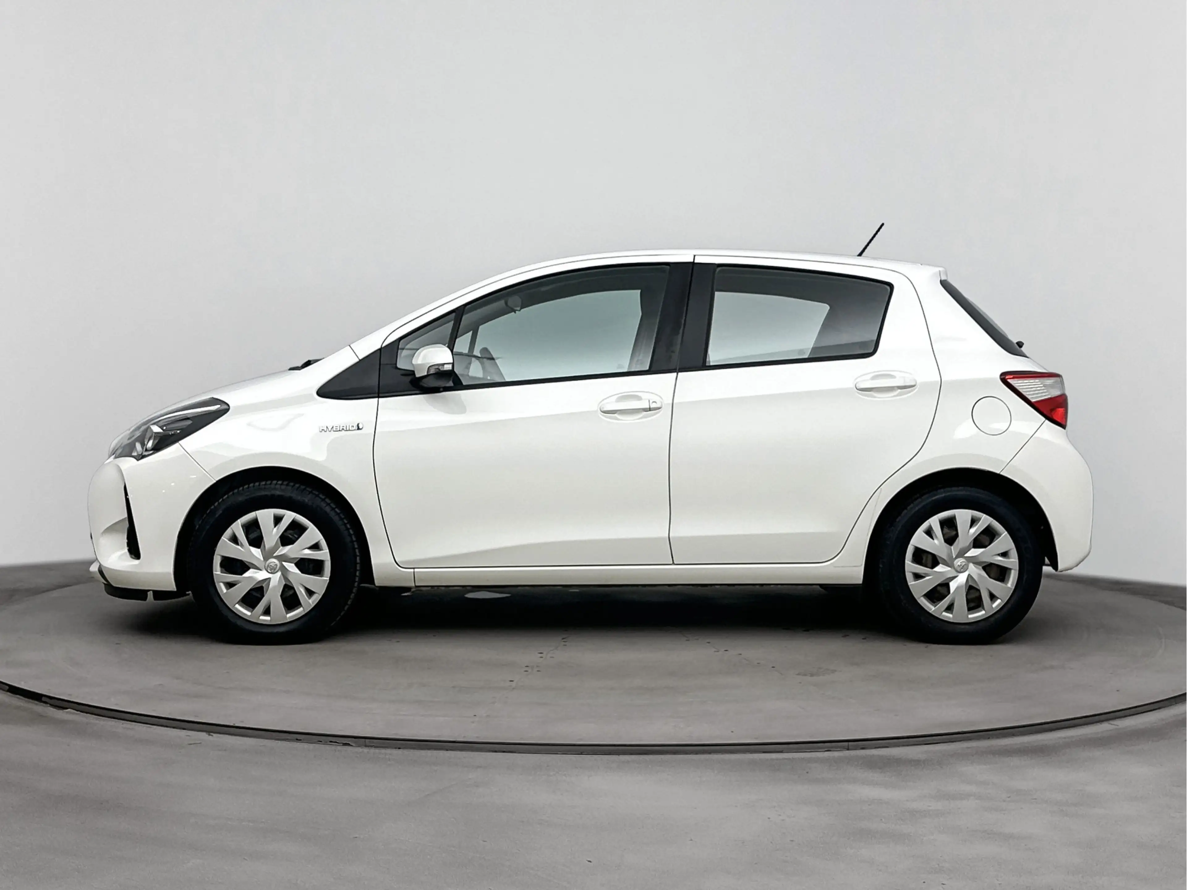Toyota Yaris 1.5 Hybrid Active | Navigatie | Achteruitrijcamera — photo 3
