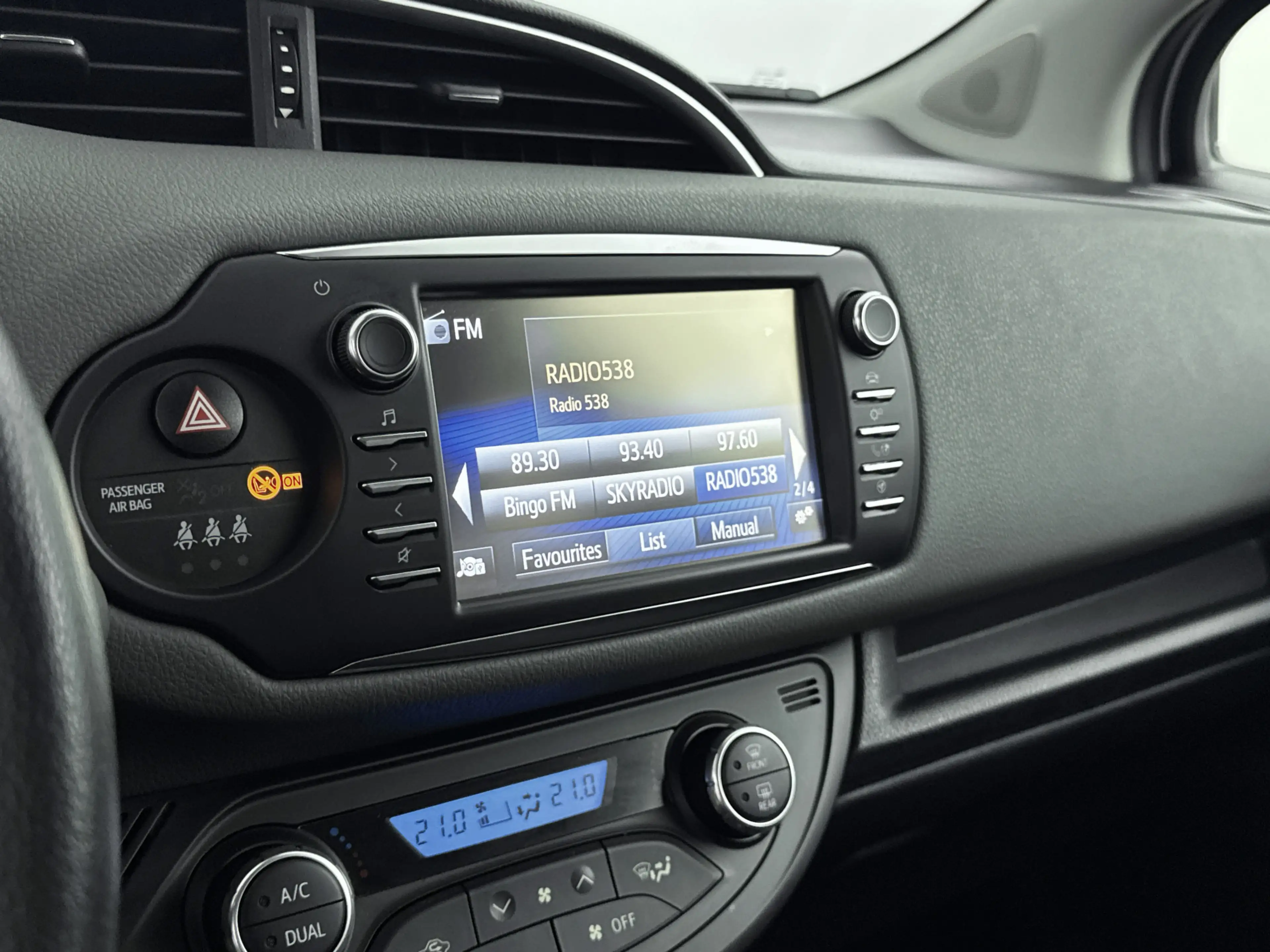 Toyota Yaris 1.5 Hybrid Active | Navigatie | Achteruitrijcamera — photo 7