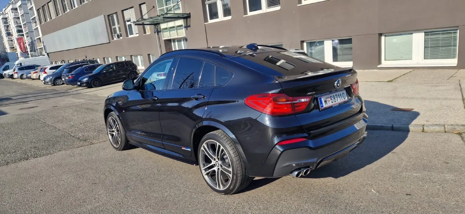 BMW X4 xDrive 30d Aut. M-Paket Schwarz - 2