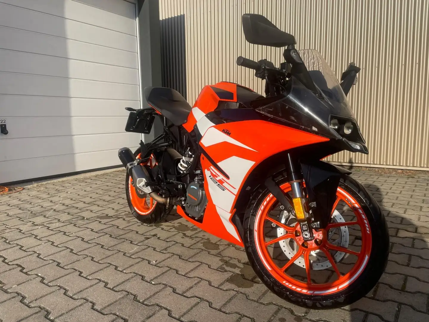 KTM RC 125 Oranje - 1