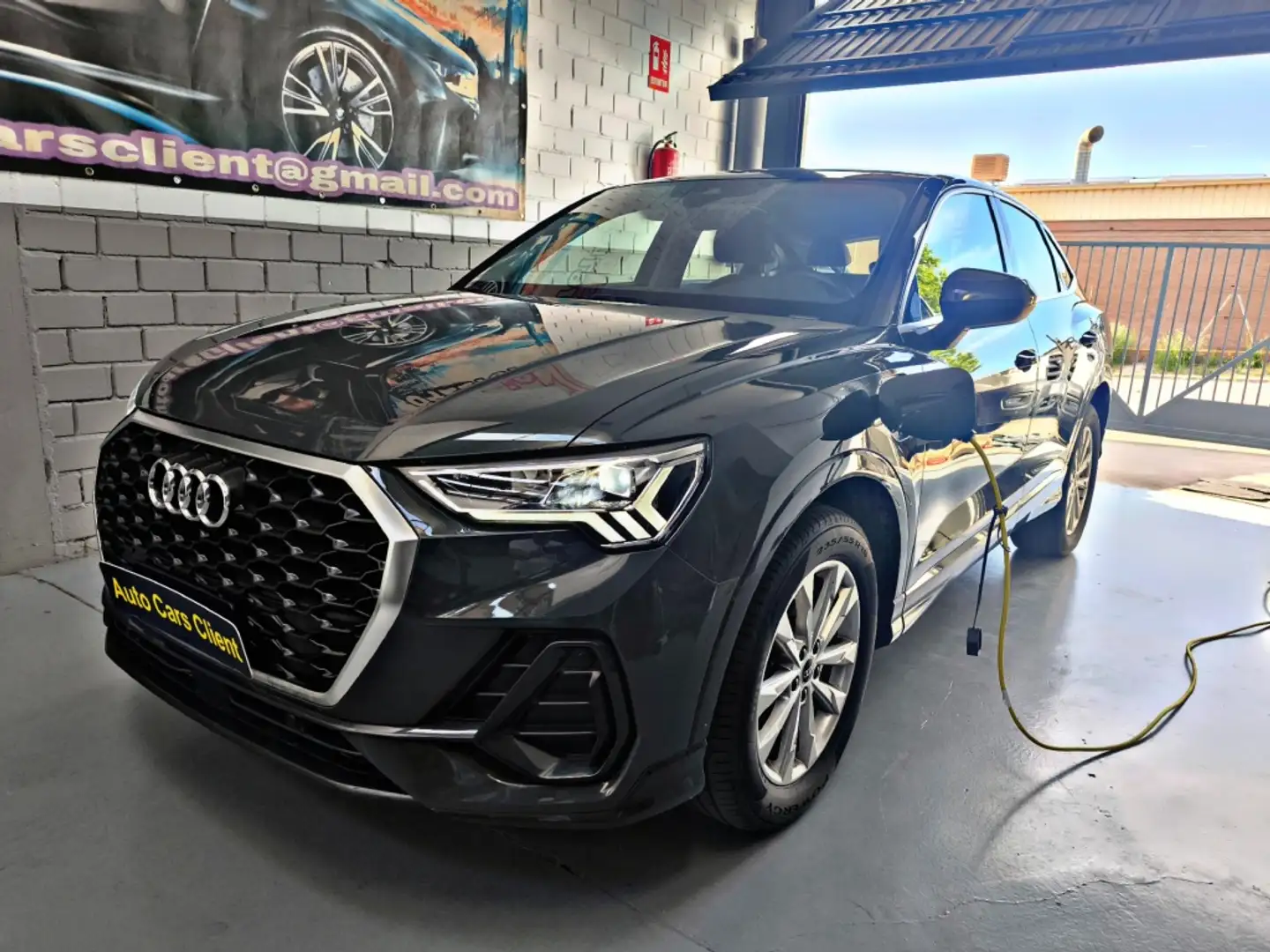 Audi Q3 Sportback 45 TFSIe Black line S-tronic Gris - 1